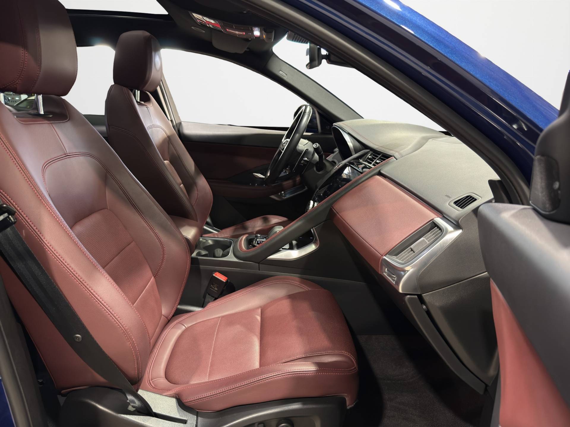 JAGUAR E-Pace E-Pace 2.0d i4 mhev R-Dynamic SE awd 163cv auto usata in pronta consegna - Brandini