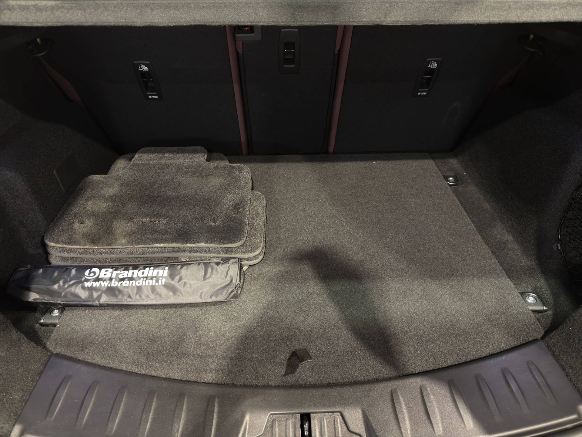 JAGUAR E-Pace E-Pace 2.0d i4 mhev R-Dynamic SE awd 163cv auto usata in pronta consegna - Brandini