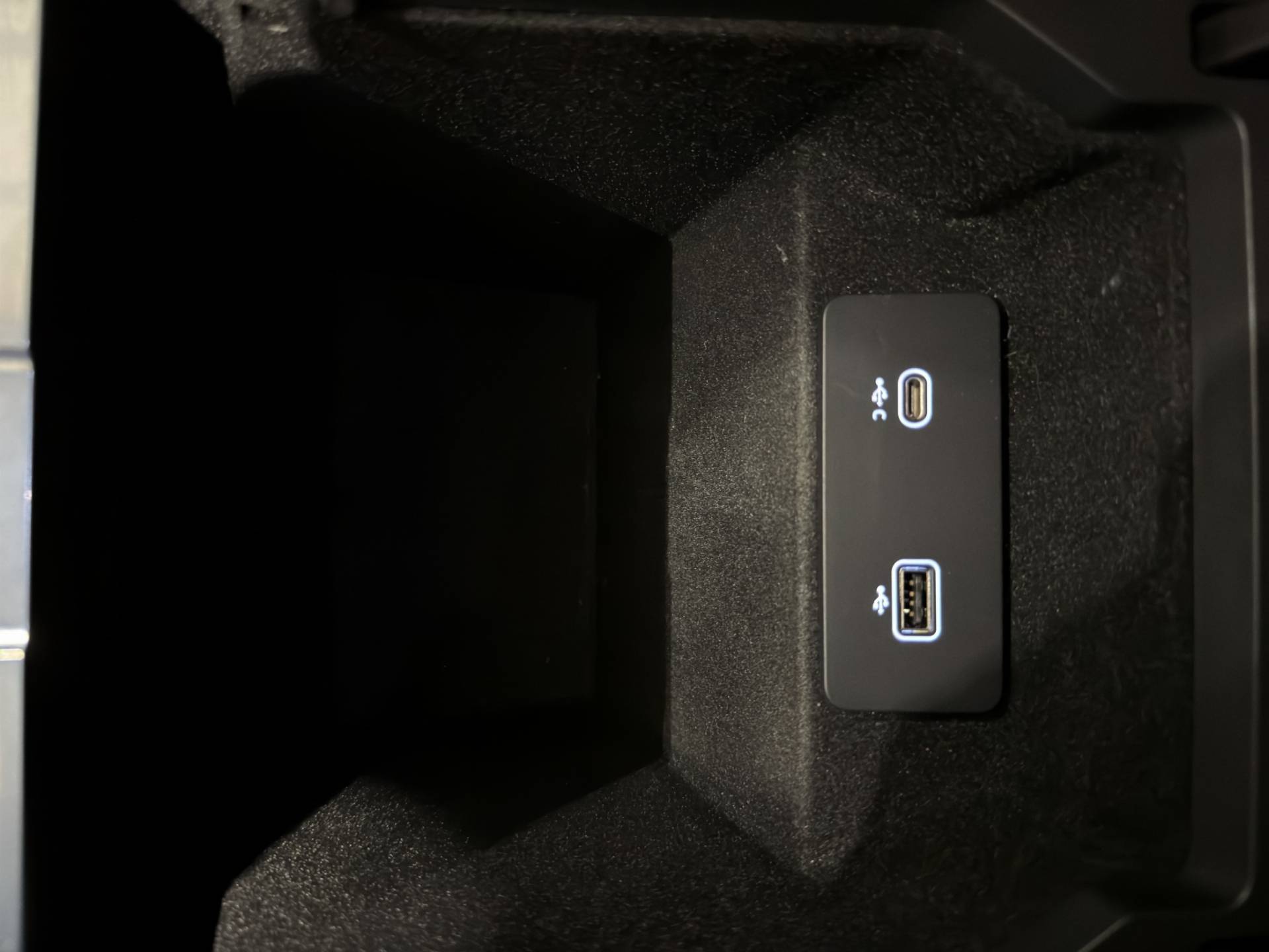 JAGUAR E-Pace E-Pace 2.0d i4 mhev R-Dynamic SE awd 163cv auto usata in pronta consegna - Brandini