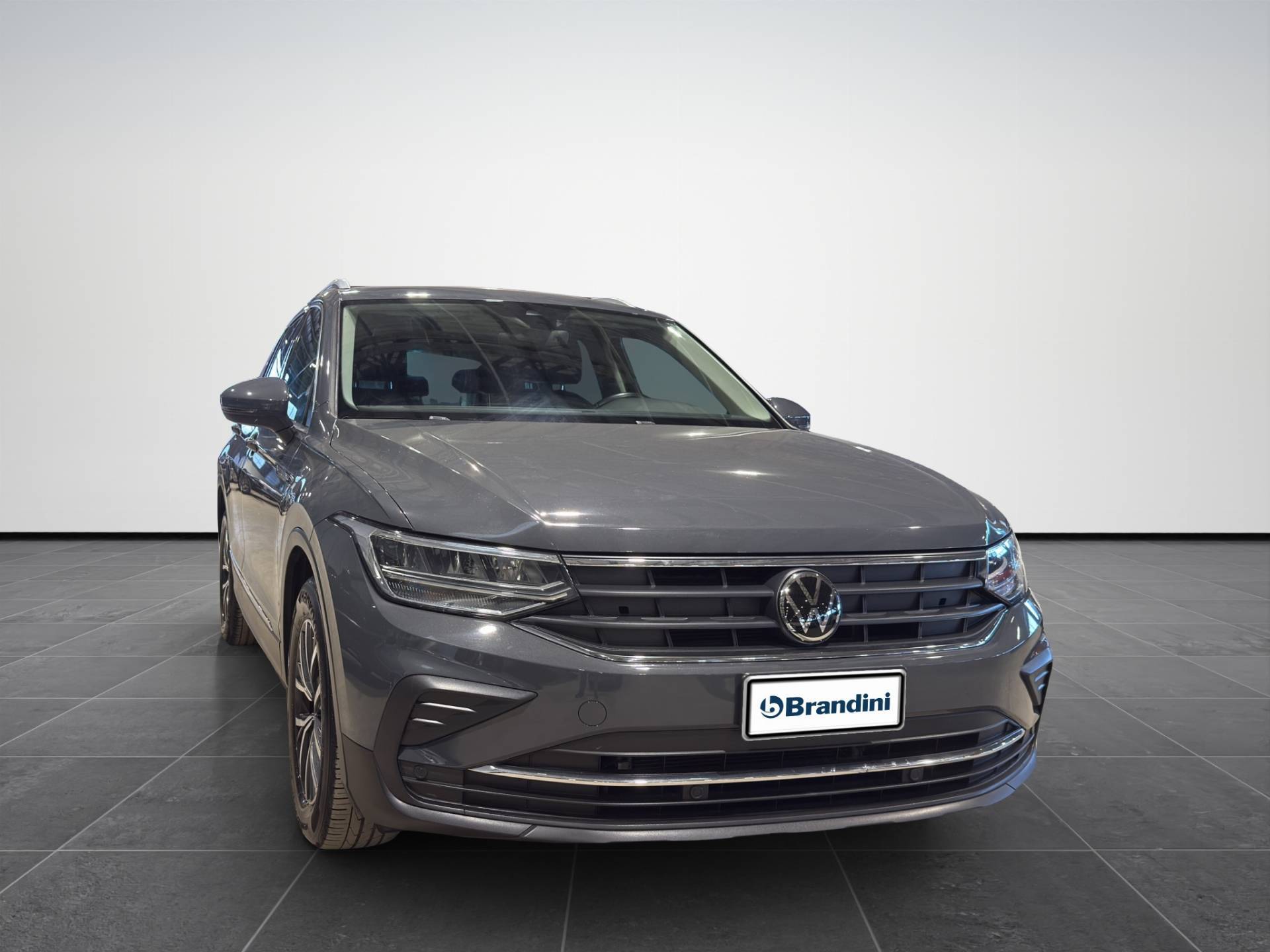 VOLKSWAGEN Tiguan Tiguan 1.5 tsi Life 130cv usata in pronta consegna - Brandini