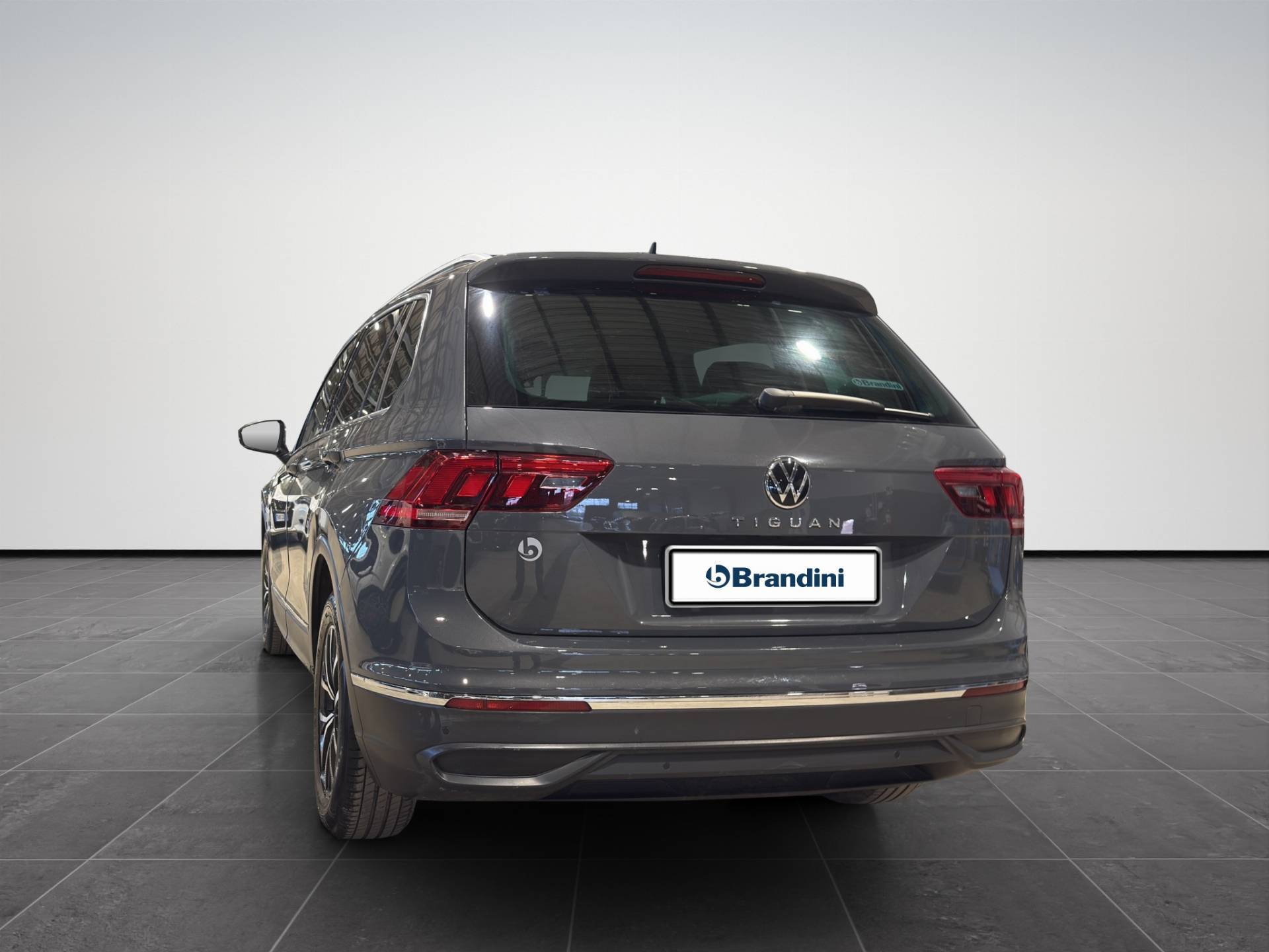 VOLKSWAGEN Tiguan Tiguan 1.5 tsi Life 130cv usata in pronta consegna - Brandini