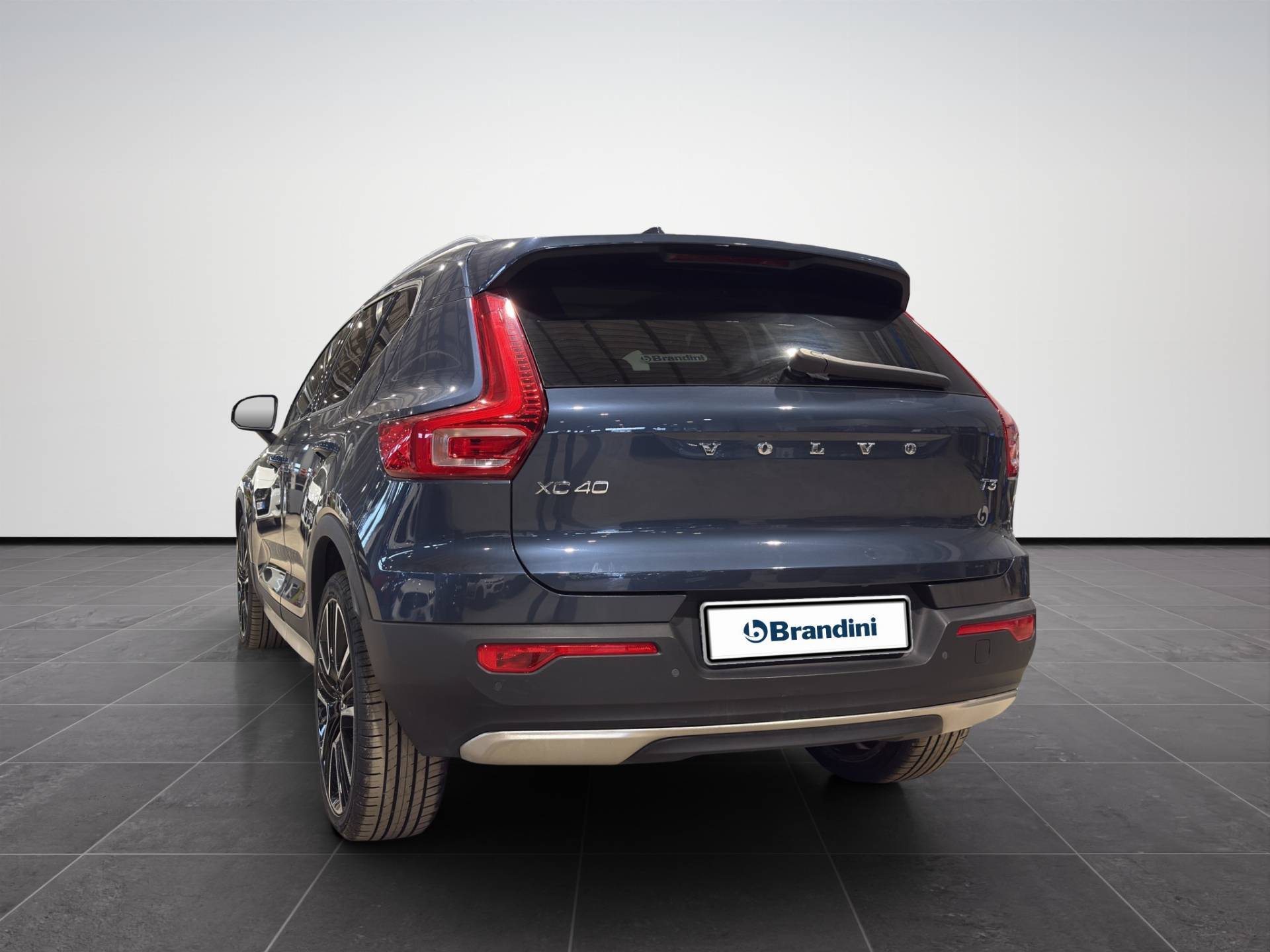 Auto Venduta - VOLVO XC40 XC40 1.5 T3 Momentum Pro 163cv auto my21 usata in pronta consegna - Brandini