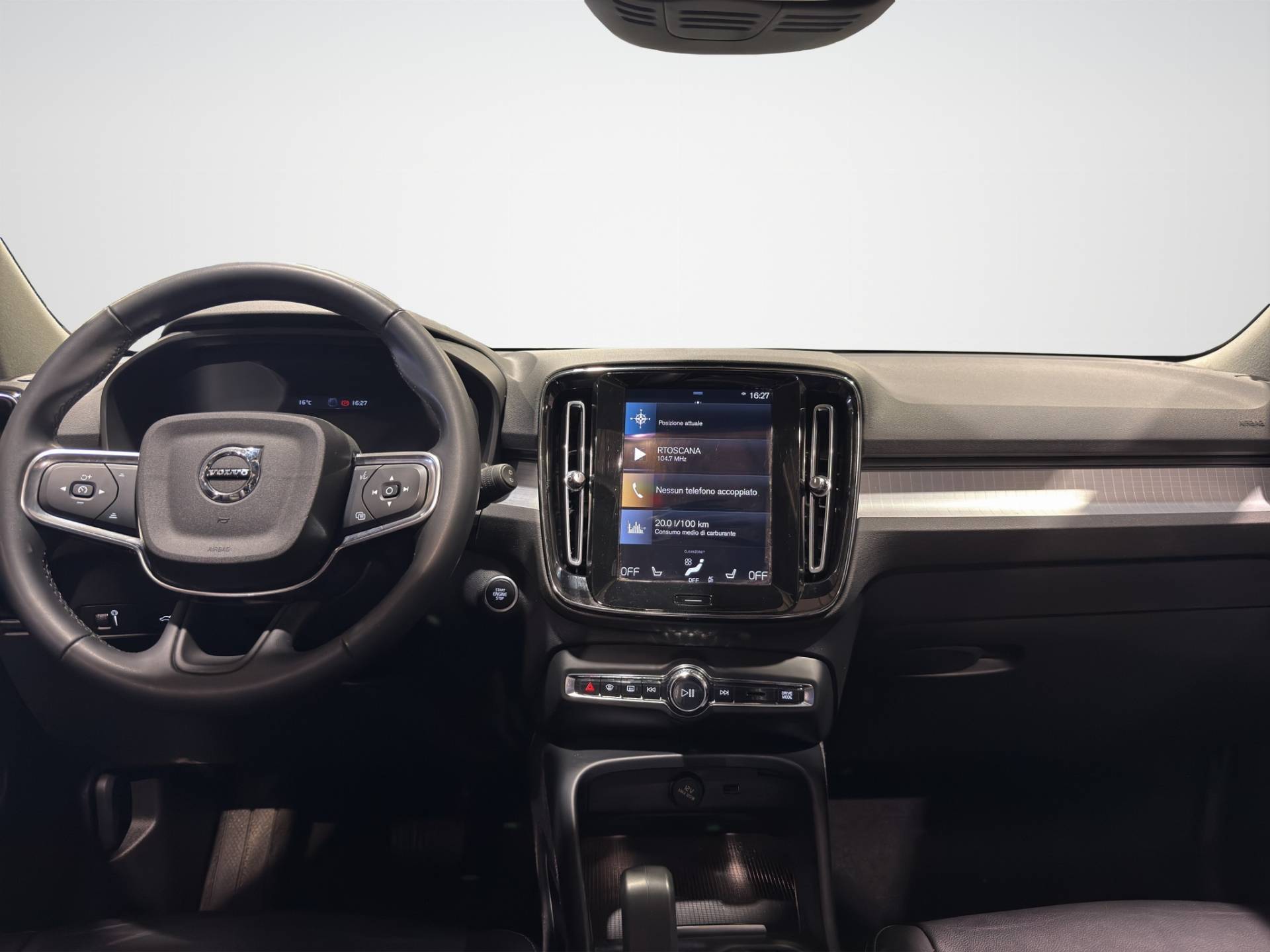 Auto Venduta - VOLVO XC40 XC40 1.5 T3 Momentum Pro 163cv auto my21 usata in pronta consegna - Brandini