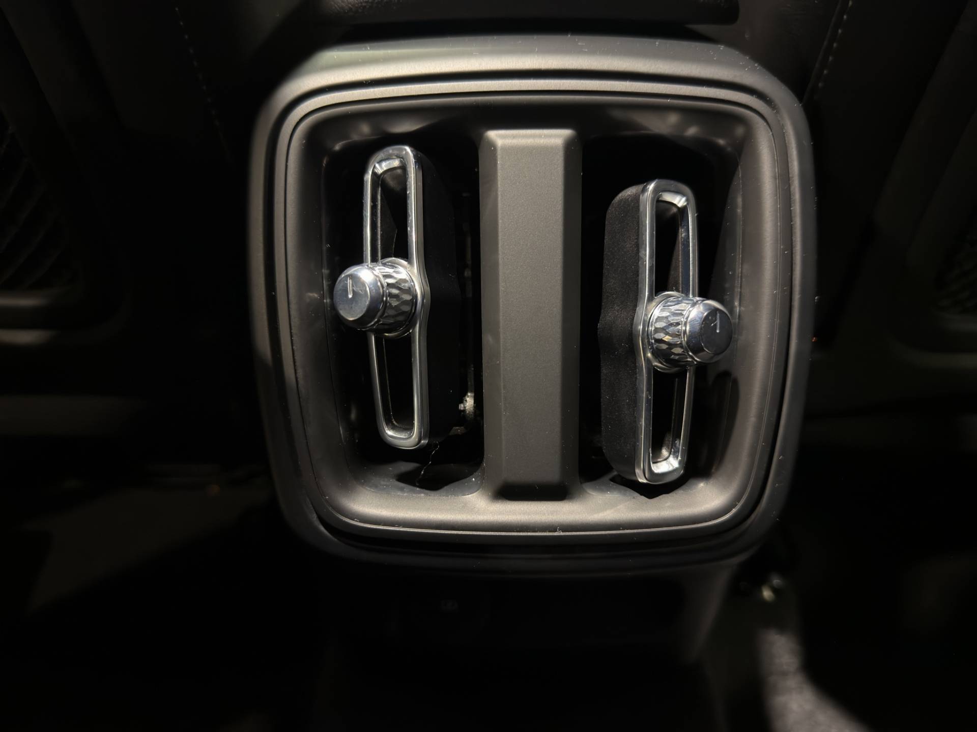 Auto Venduta - VOLVO XC40 XC40 1.5 T3 Momentum Pro 163cv auto my21 usata in pronta consegna - Brandini