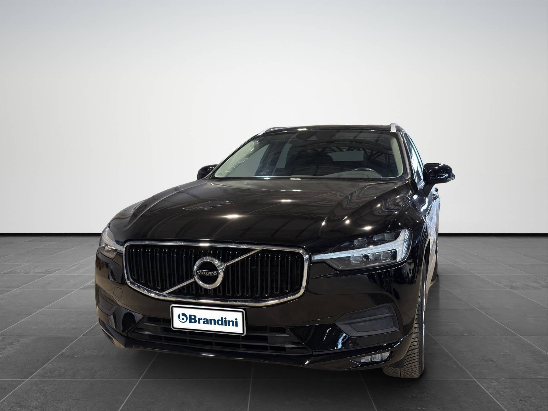 VOLVO XC60 XC60 2.0 b4 Momentum Pro awd auto usata in pronta consegna - Brandini