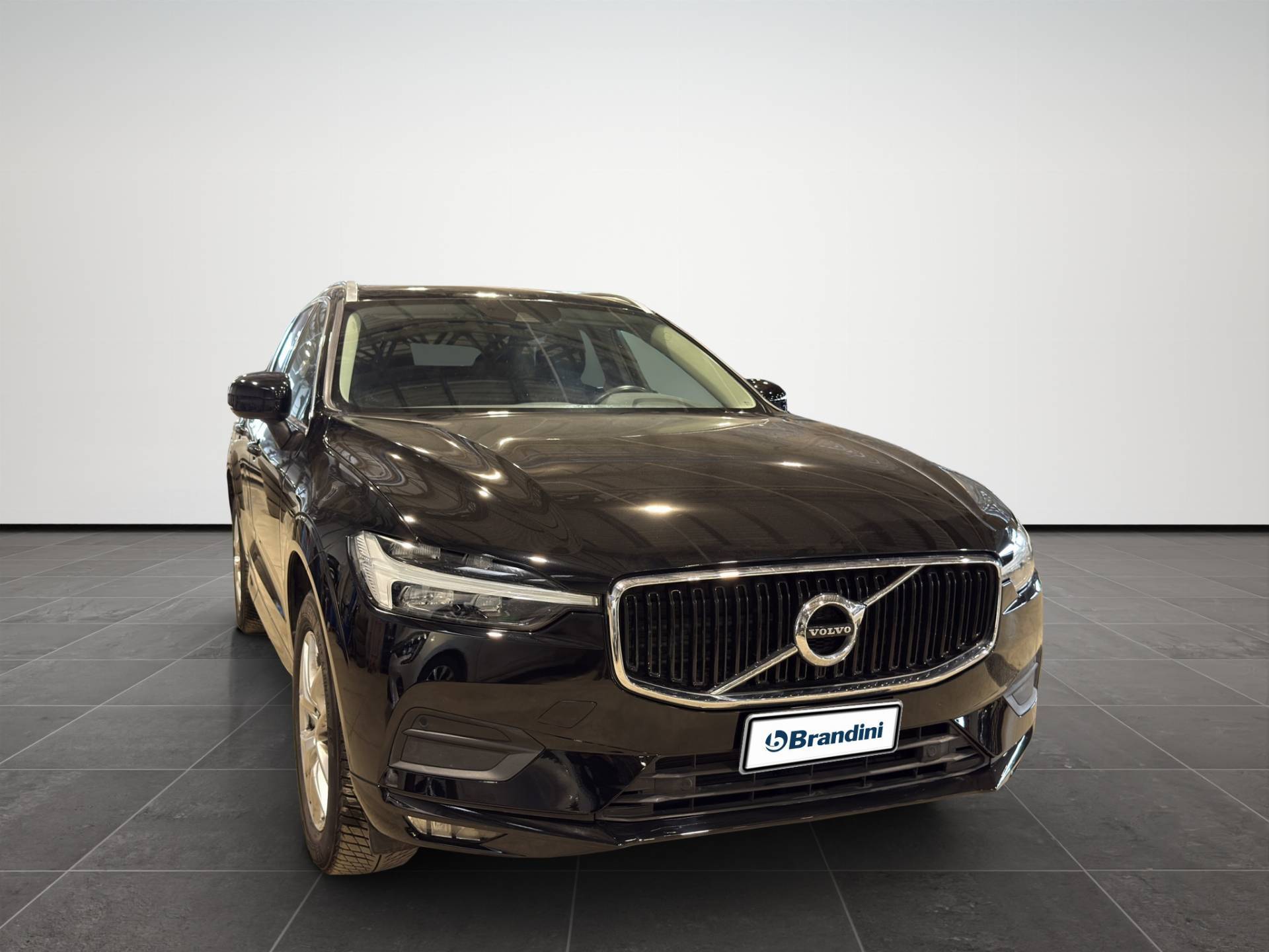 VOLVO XC60 XC60 2.0 b4 Momentum Pro awd auto usata in pronta consegna - Brandini