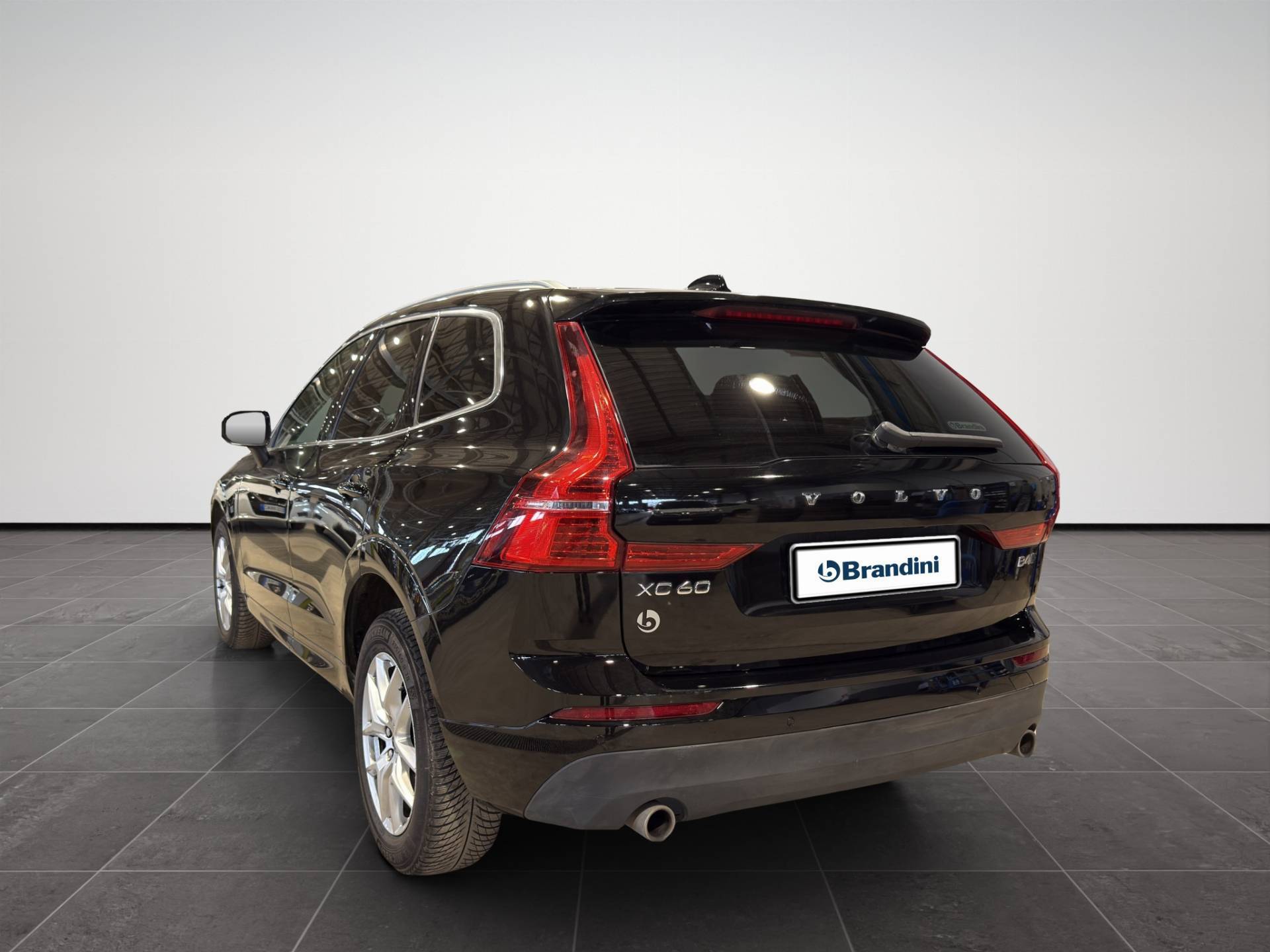 VOLVO XC60 XC60 2.0 b4 Momentum Pro awd auto usata in pronta consegna - Brandini