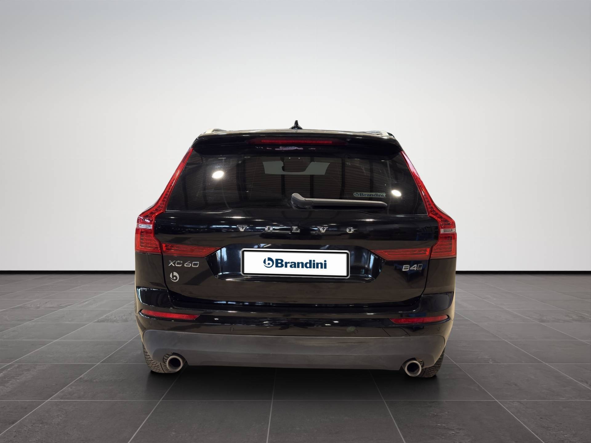 VOLVO XC60 XC60 2.0 b4 Momentum Pro awd auto usata in pronta consegna - Brandini