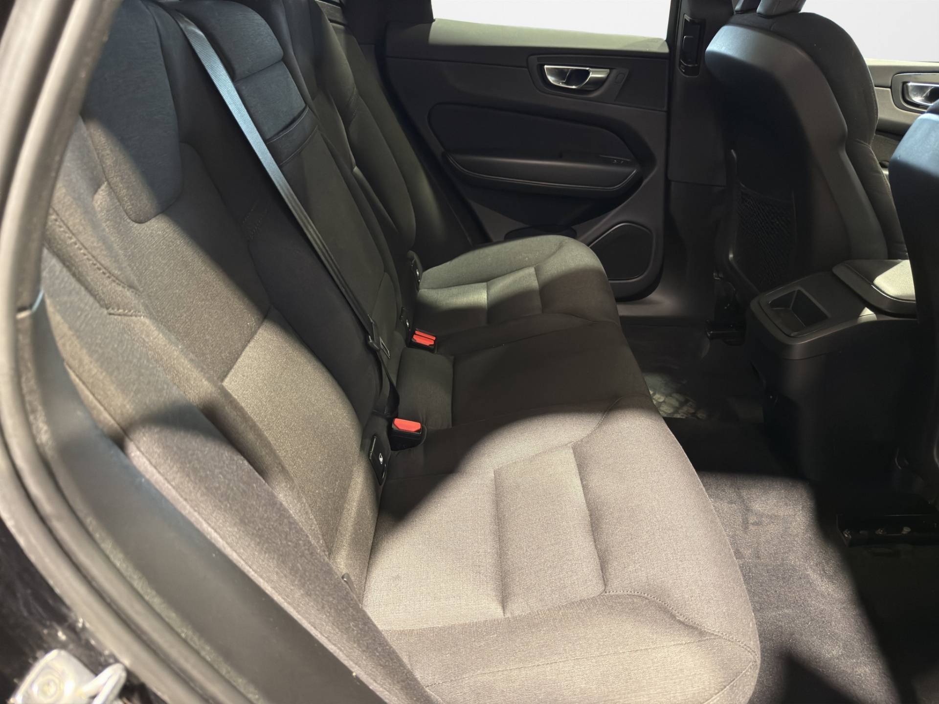 VOLVO XC60 XC60 2.0 b4 Momentum Pro awd auto usata in pronta consegna - Brandini