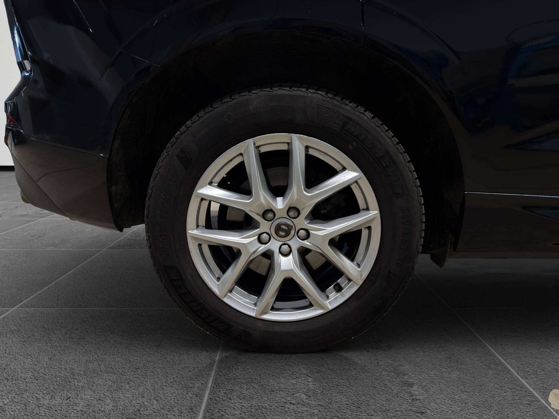VOLVO XC60 XC60 2.0 b4 Momentum Pro awd auto usata in pronta consegna - Brandini
