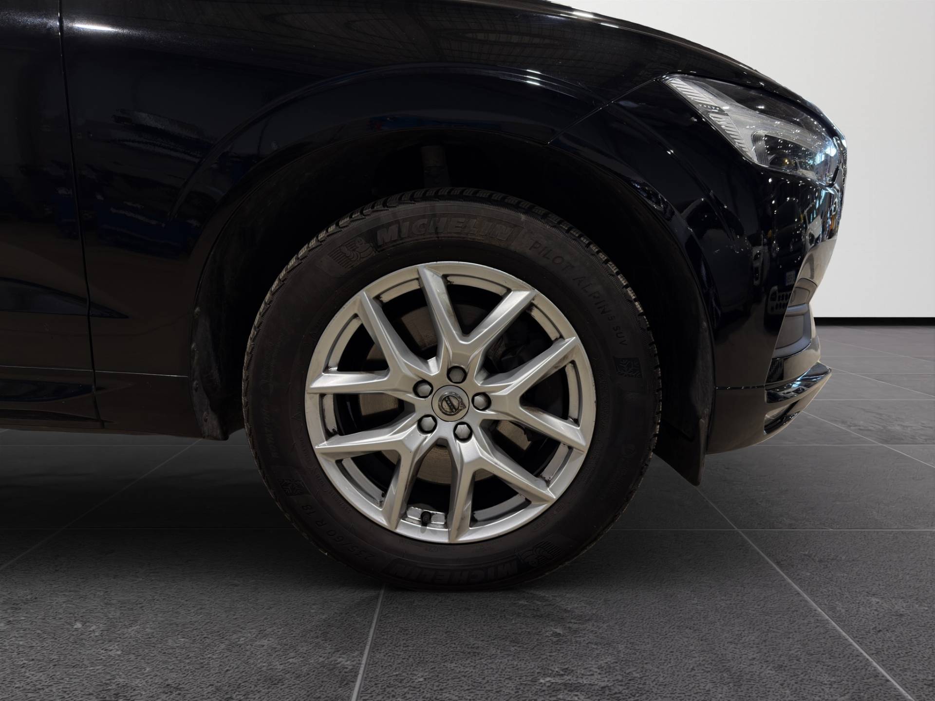 VOLVO XC60 XC60 2.0 b4 Momentum Pro awd auto usata in pronta consegna - Brandini