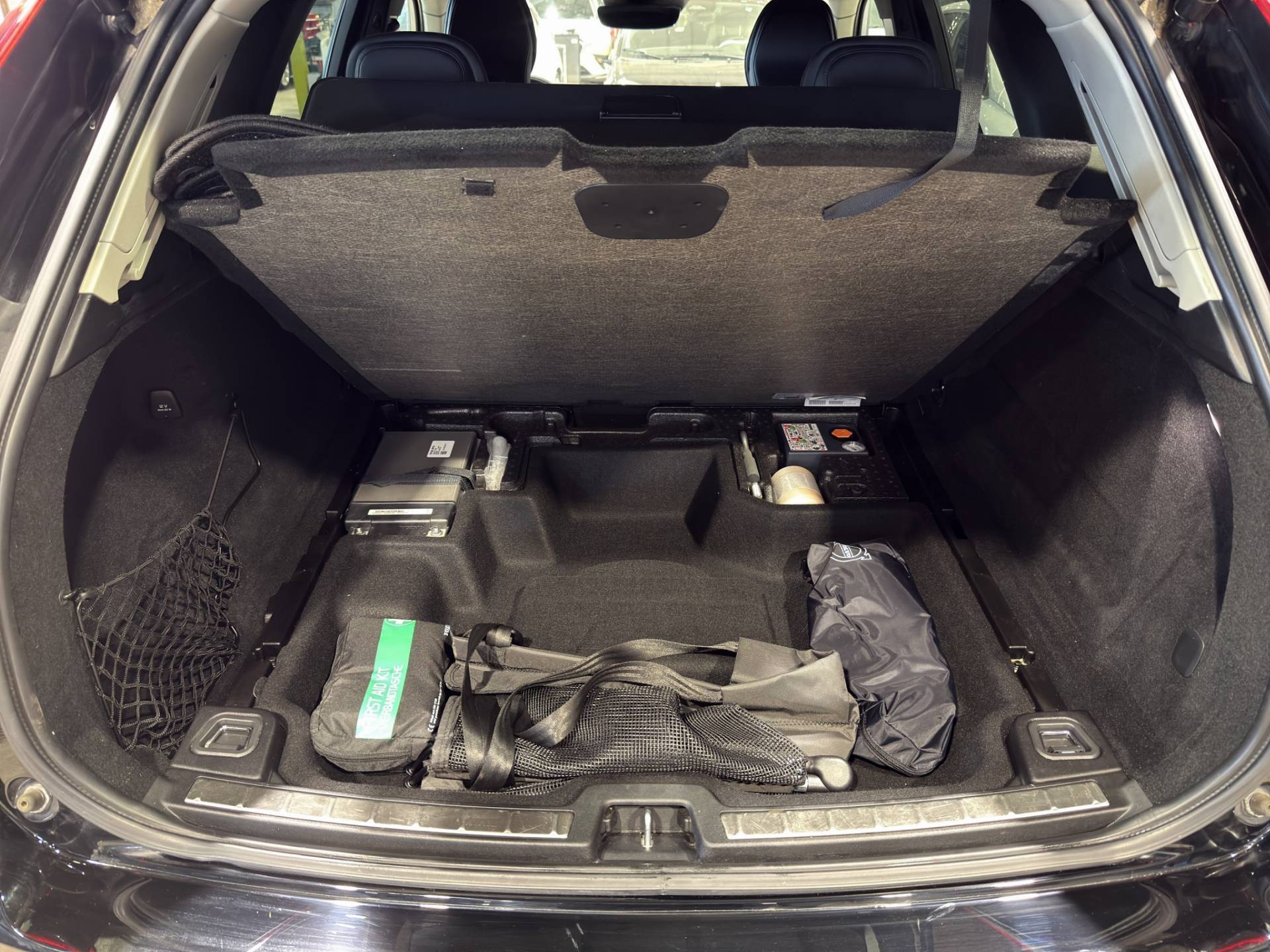 VOLVO XC60 XC60 2.0 b4 Momentum Pro awd auto usata in pronta consegna - Brandini