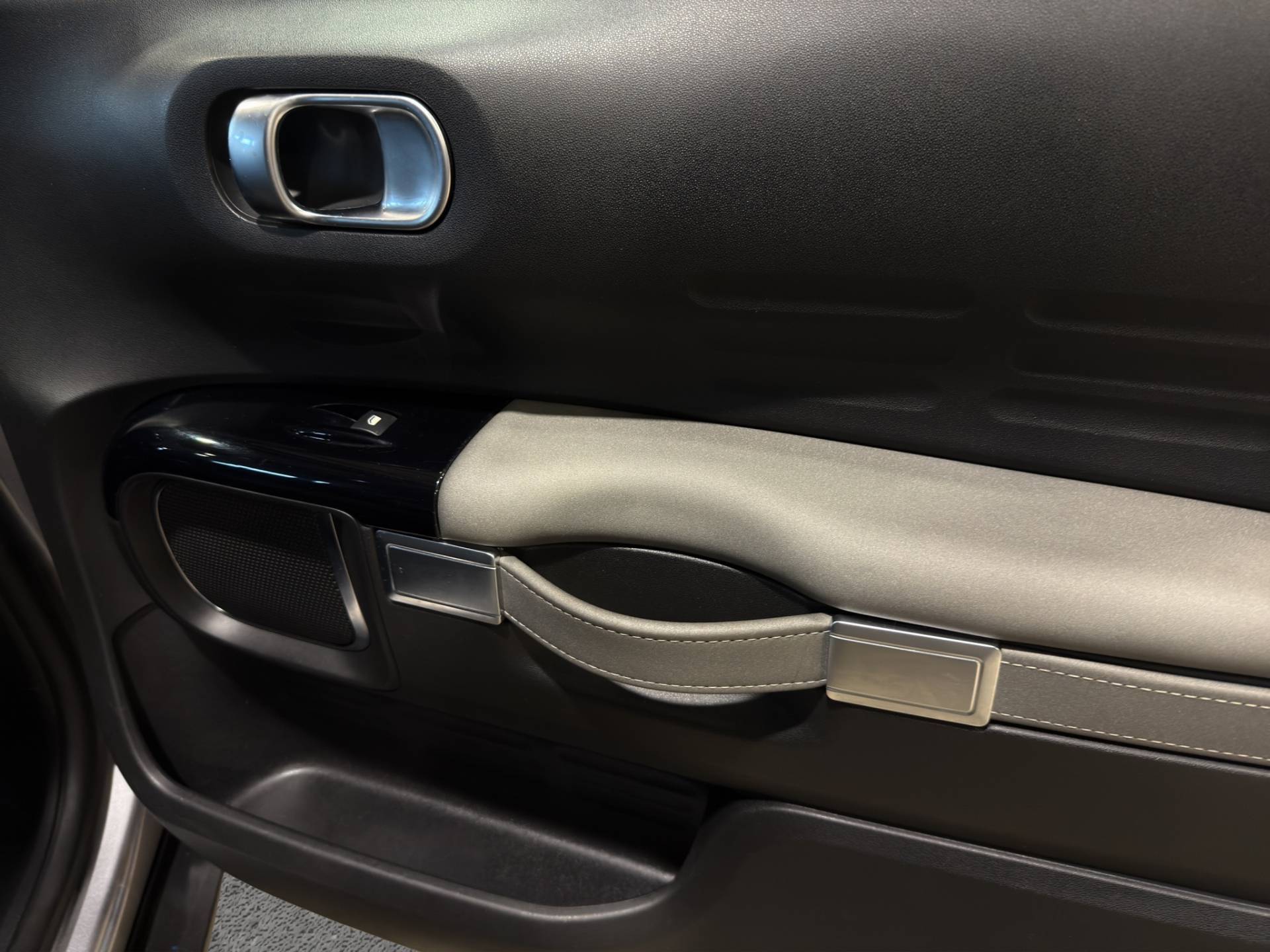 Auto Venduta - CITROEN C4 Cactus C4 Cactus 1.5 bluehdi Shine s&s 120cv eat6 usata in pronta consegna - Brandini