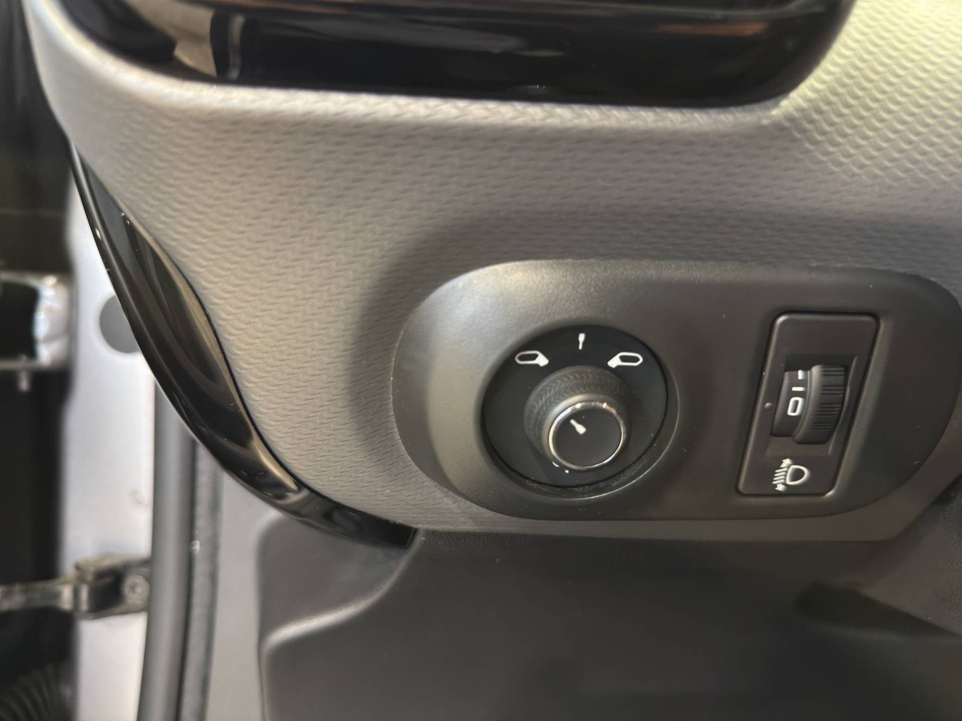 Auto Venduta - CITROEN C4 Cactus C4 Cactus 1.5 bluehdi Shine s&s 120cv eat6 usata in pronta consegna - Brandini