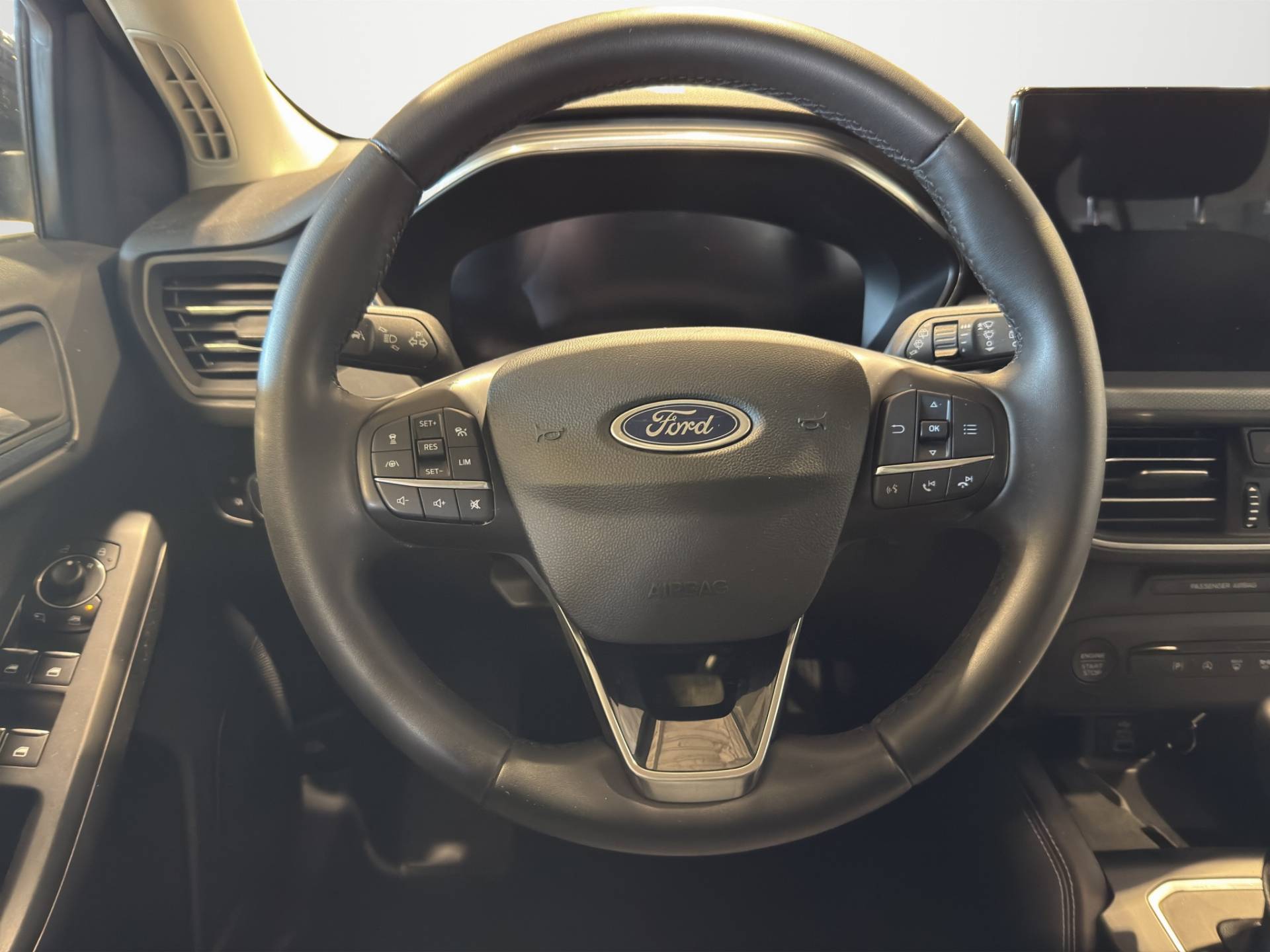 FORD Focus Focus Active 1.0 ecoboost hybrid X 155cv powershift usata in pronta consegna - Brandini