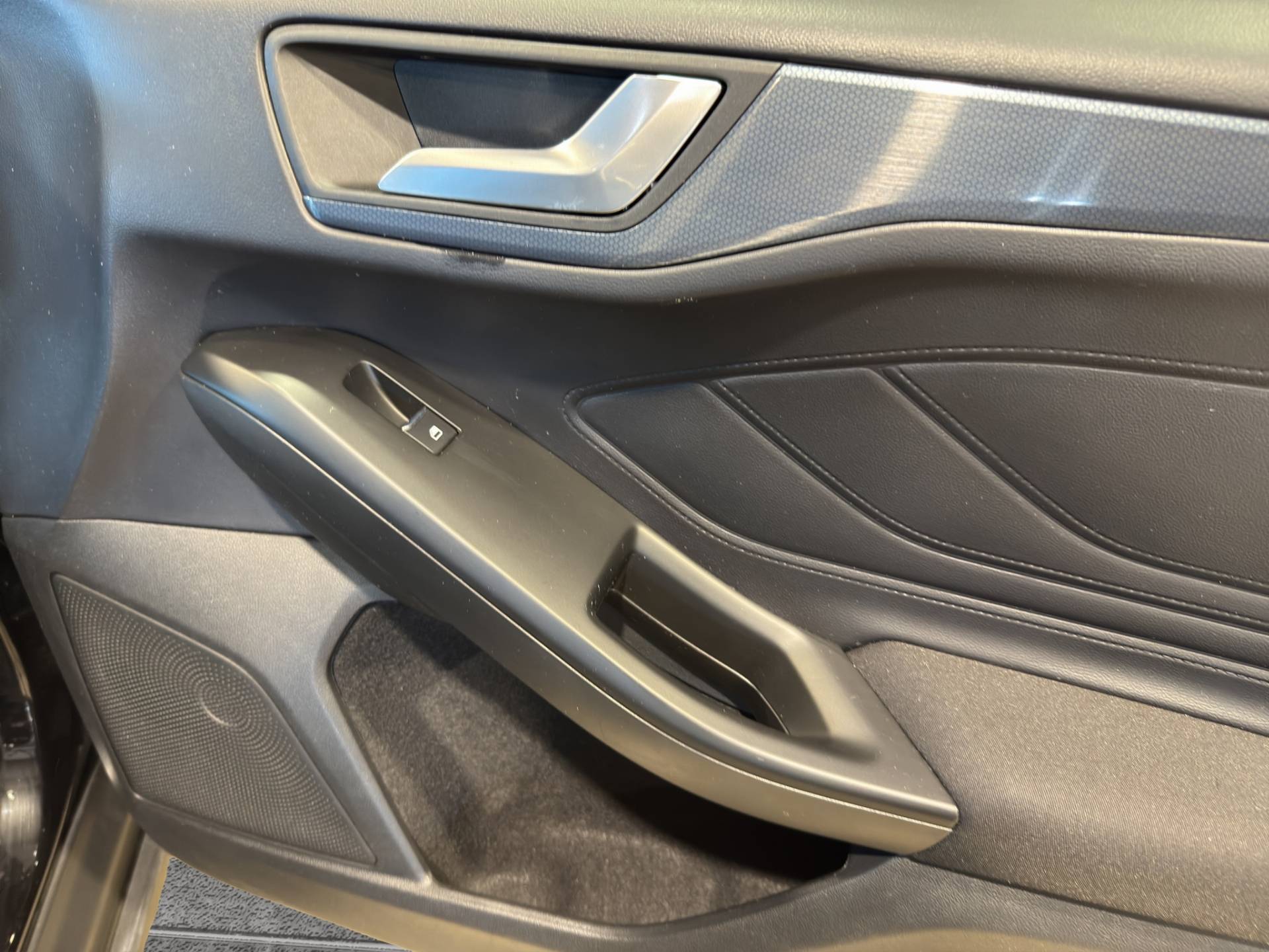 FORD Focus Focus Active 1.0 ecoboost hybrid X 155cv powershift usata in pronta consegna - Brandini