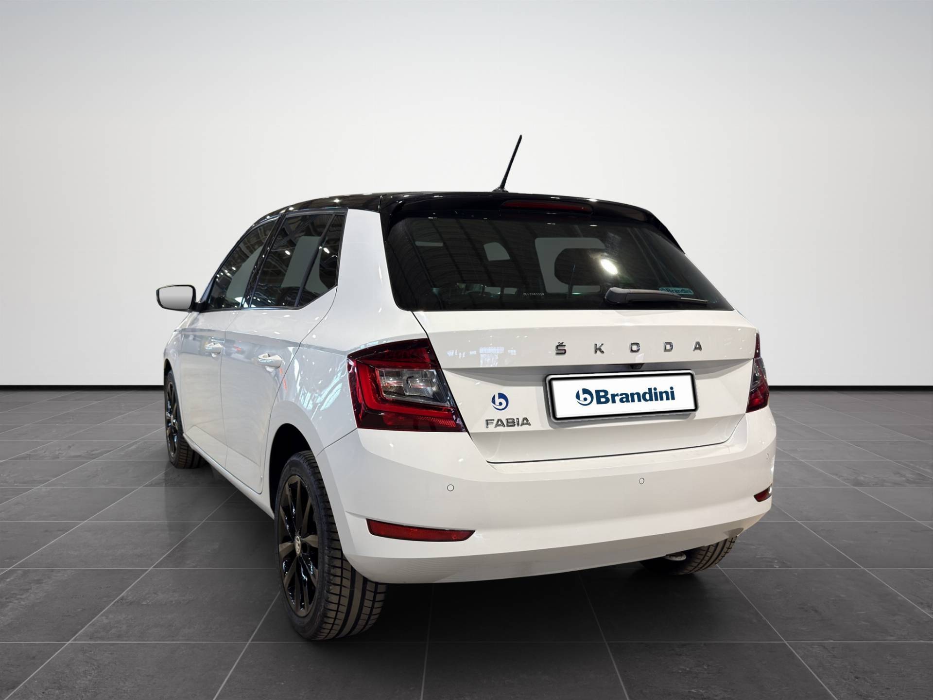 Auto Venduta - SKODA Fabia Fabia 1.0 mpi Twin Color Nero 60cv my19 usata in pronta consegna - Brandini