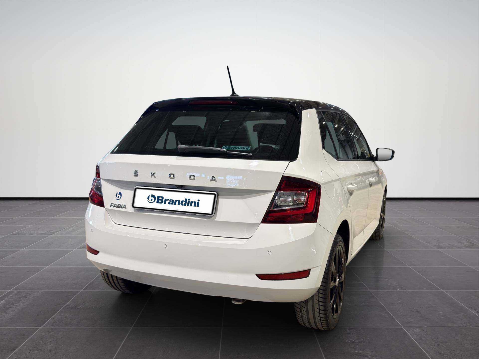 Auto Venduta - SKODA Fabia Fabia 1.0 mpi Twin Color Nero 60cv my19 usata in pronta consegna - Brandini