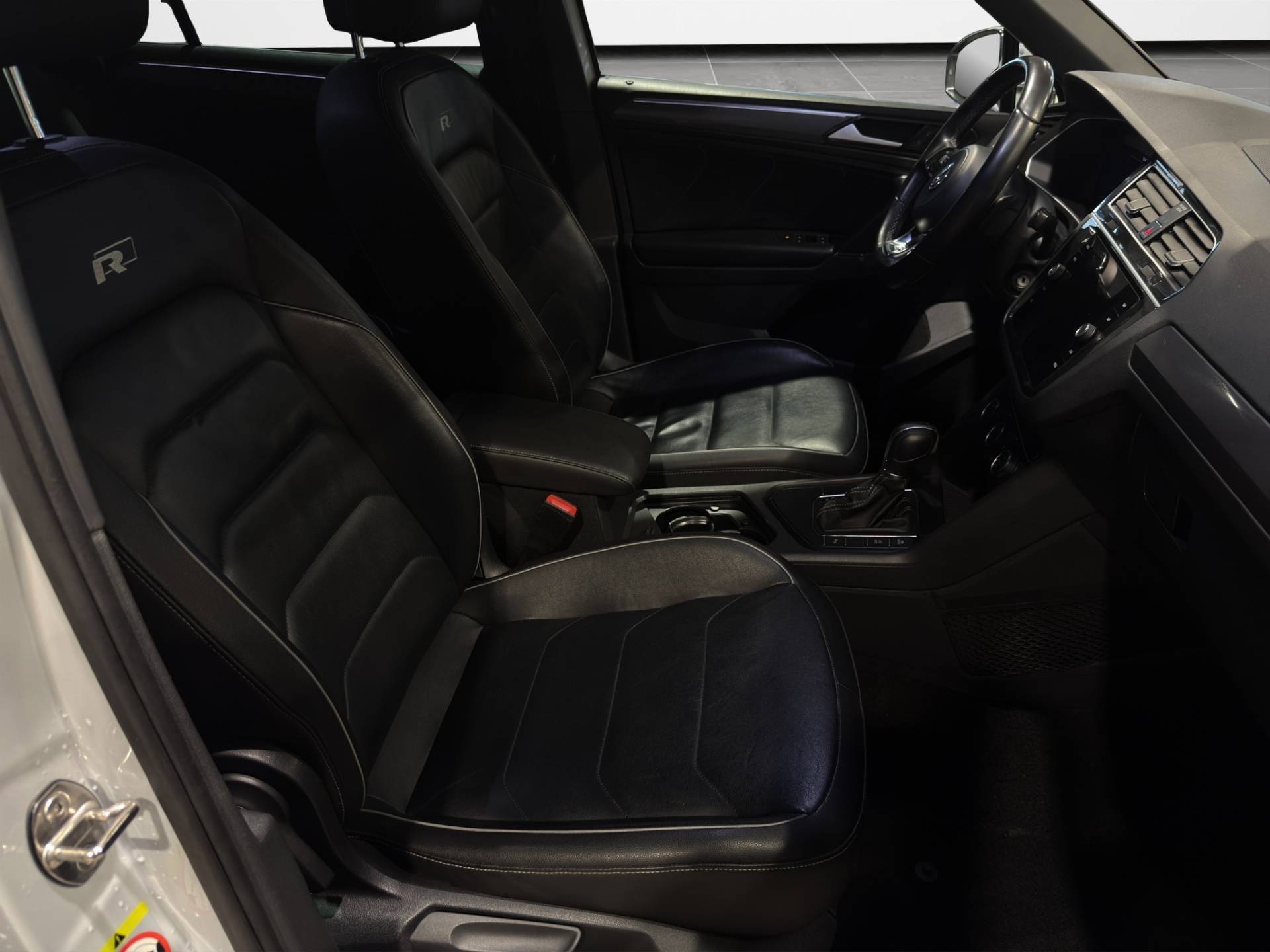 VOLKSWAGEN Tiguan Tiguan 2.0 tdi Advanced R-Line Exterior Pack 150cv dsg usata in pronta consegna - Brandini