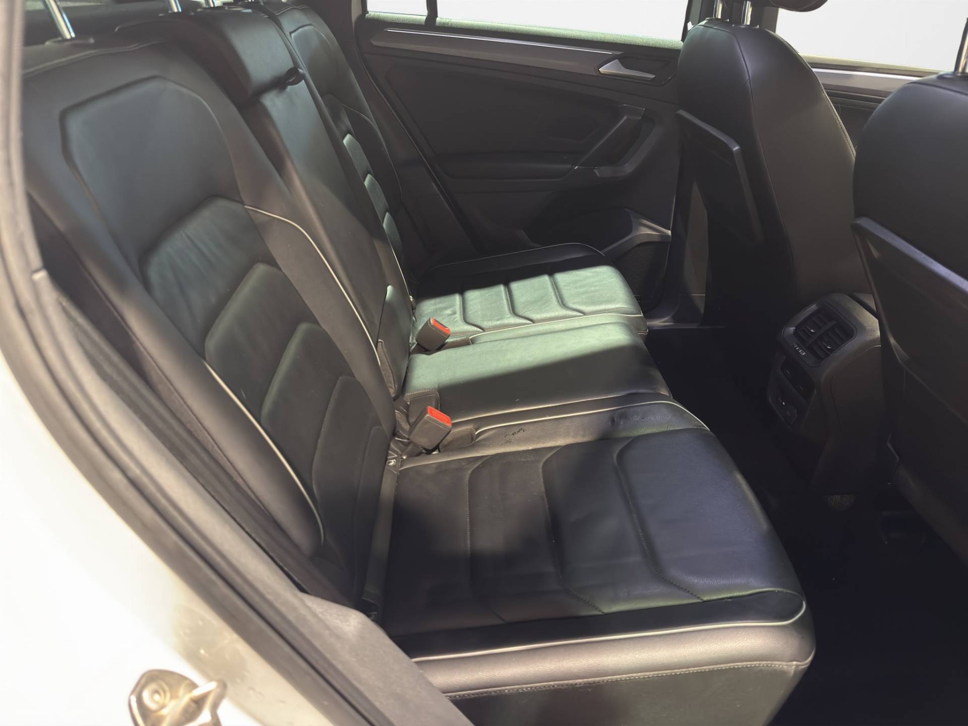 VOLKSWAGEN Tiguan Tiguan 2.0 tdi Advanced R-Line Exterior Pack 150cv dsg usata in pronta consegna - Brandini