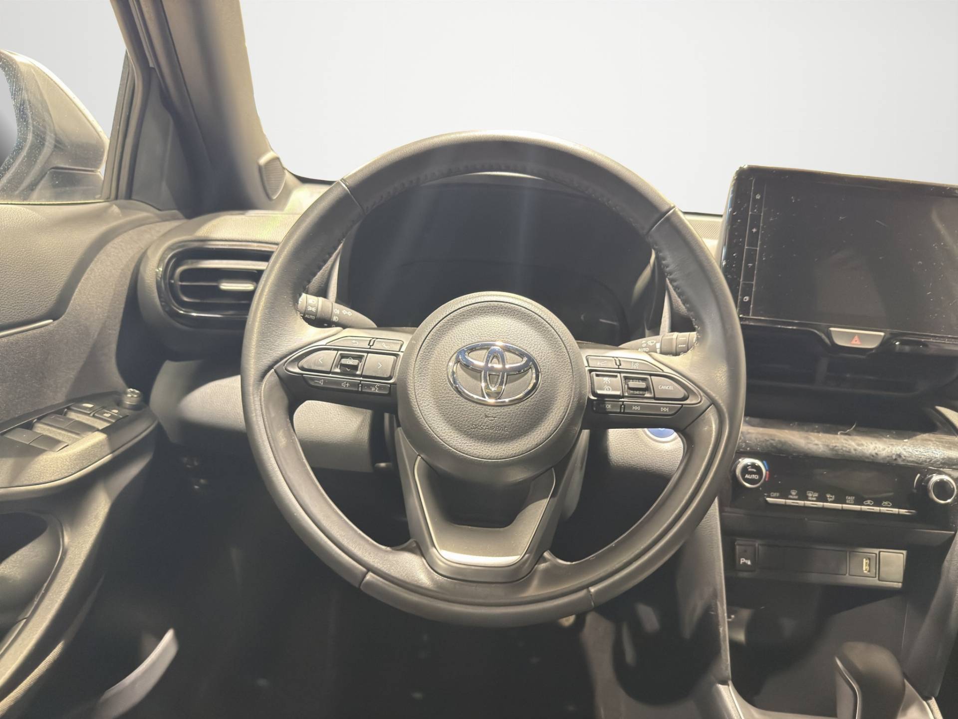 Auto Venduta - TOYOTA Yaris Cross Yaris Cross 1.5h Active Eco fwd 116cv e-cvt usata in pronta consegna - Brandini