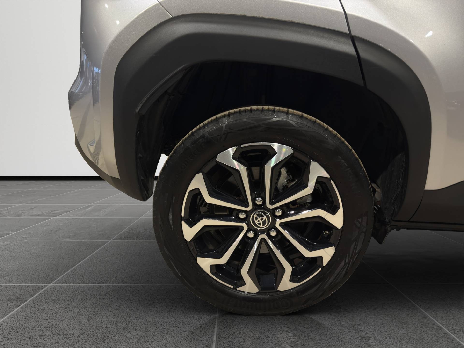 Auto Venduta - TOYOTA Yaris Cross Yaris Cross 1.5h Active Eco fwd 116cv e-cvt usata in pronta consegna - Brandini