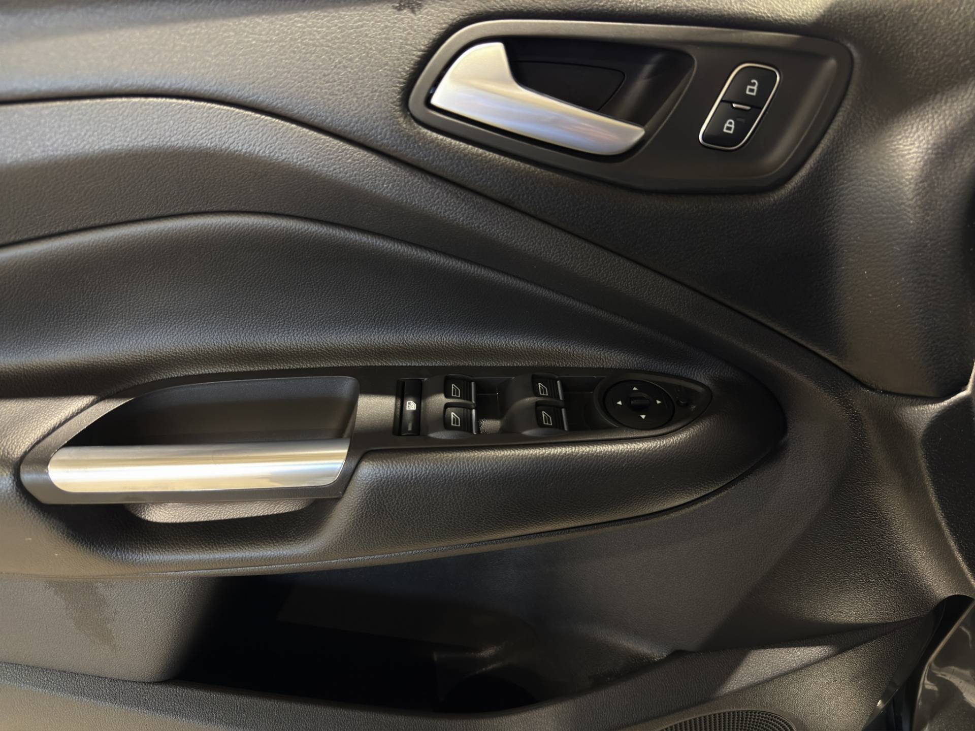 FORD Kuga Kuga 2.0 tdci ST-line s&s 2wd 120cv powershift my19.25 usata in pronta consegna - Brandini