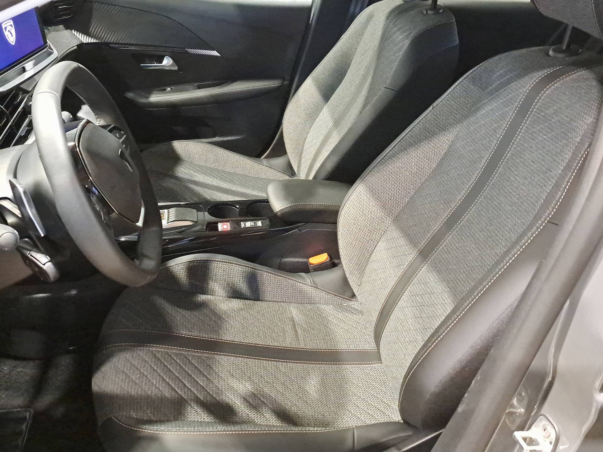 Auto Venduta - PEUGEOT 208 208 1.2 hybrid Allure 100cv e-dcs 6 usata in pronta consegna - Brandini