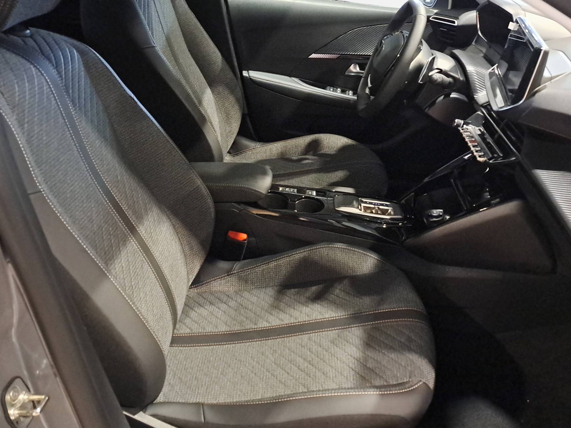 Auto Venduta - PEUGEOT 208 208 1.2 hybrid Allure 100cv e-dcs 6 usata in pronta consegna - Brandini