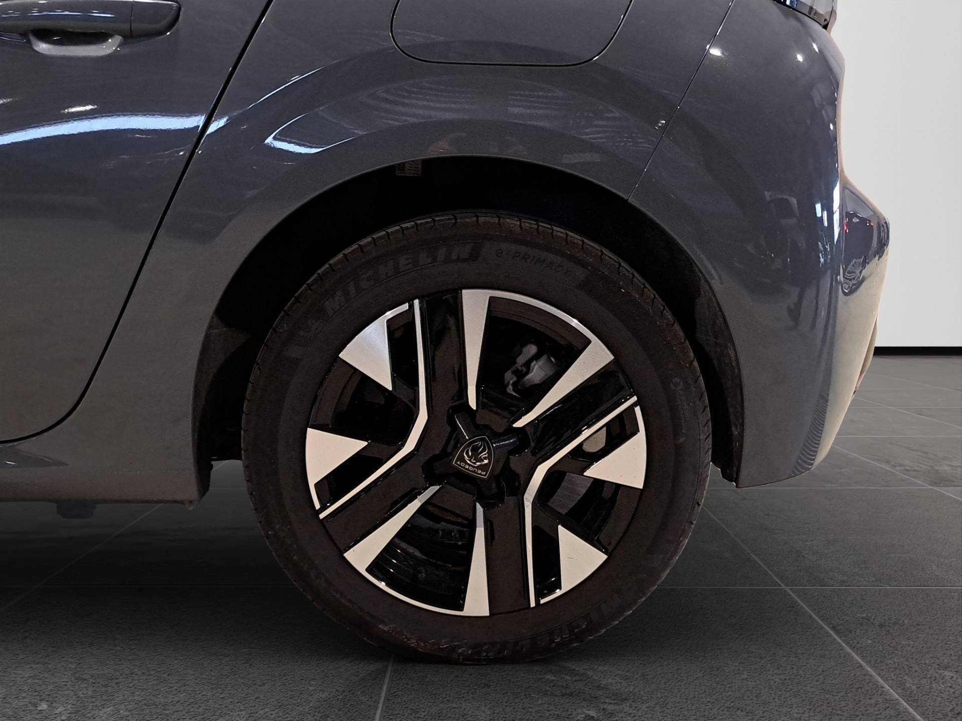 Auto Venduta - PEUGEOT 208 208 1.2 hybrid Allure 100cv e-dcs 6 usata in pronta consegna - Brandini