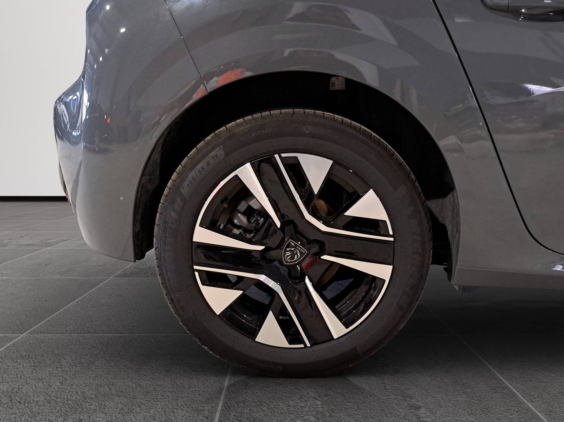 Auto Venduta - PEUGEOT 208 208 1.2 hybrid Allure 100cv e-dcs 6 usata in pronta consegna - Brandini