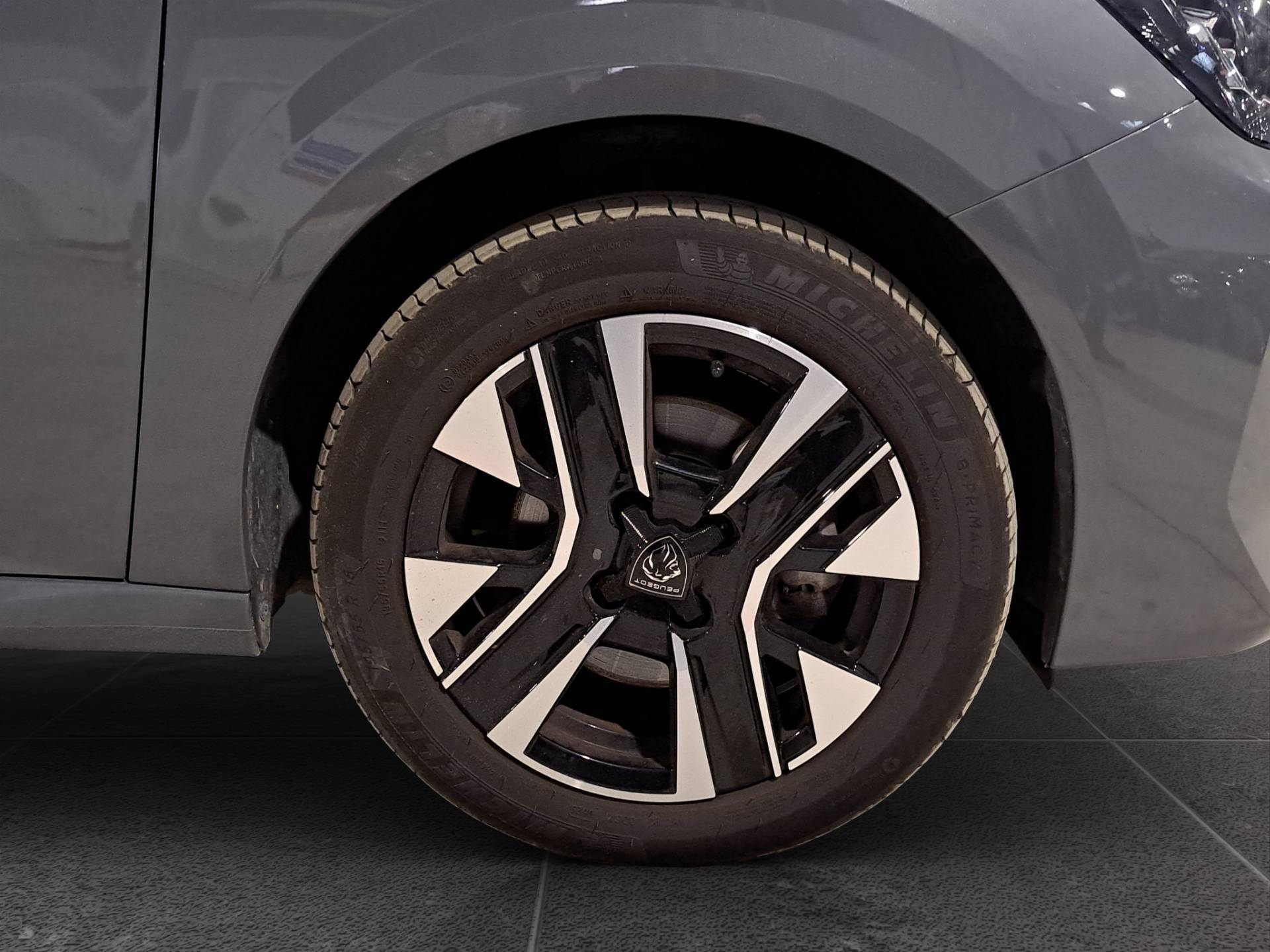 Auto Venduta - PEUGEOT 208 208 1.2 hybrid Allure 100cv e-dcs 6 usata in pronta consegna - Brandini