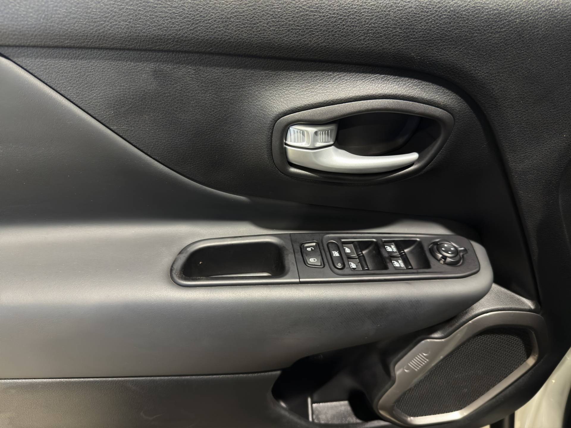 Auto Venduta - JEEP Renegade Renegade 1.5 turbo t4 mhev Limited 2wd 130cv dct usata in pronta consegna - Brandini