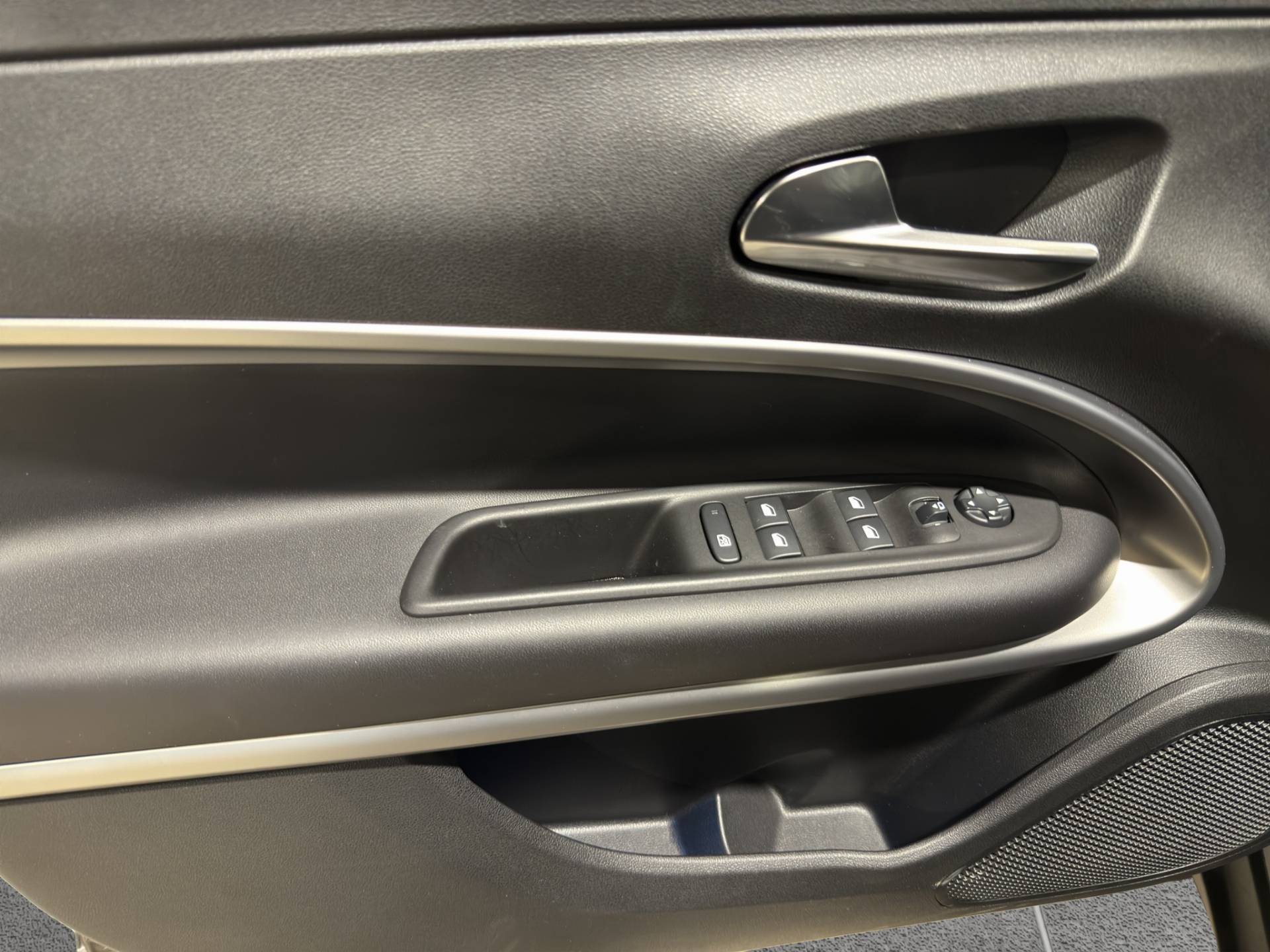 JEEP Avenger Avenger Summit fwd 156cv auto usata in pronta consegna - Brandini