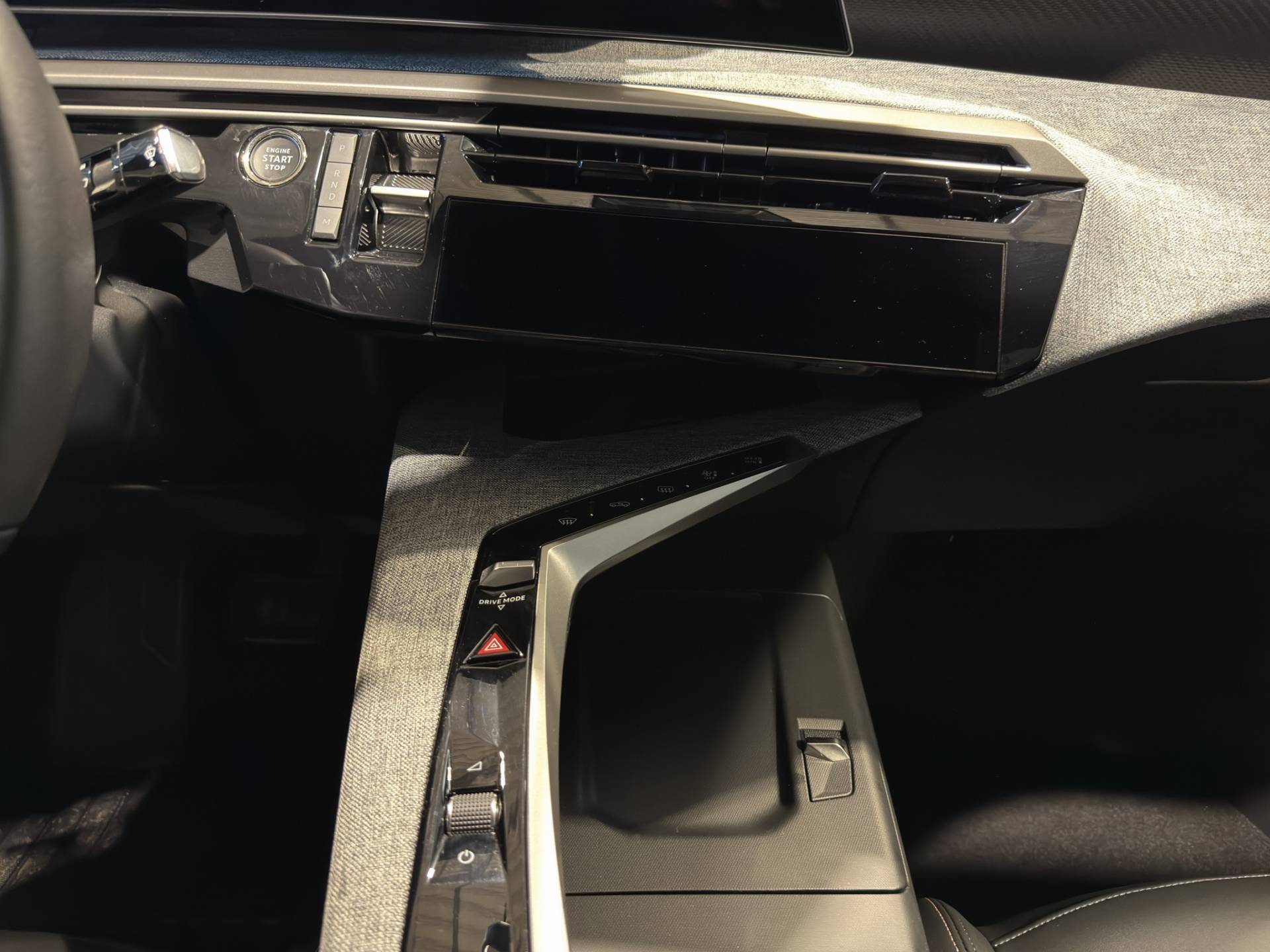 PEUGEOT 3008 3008 1.2 hybrid Allure 136cv e-dcs6 usata in pronta consegna - Brandini