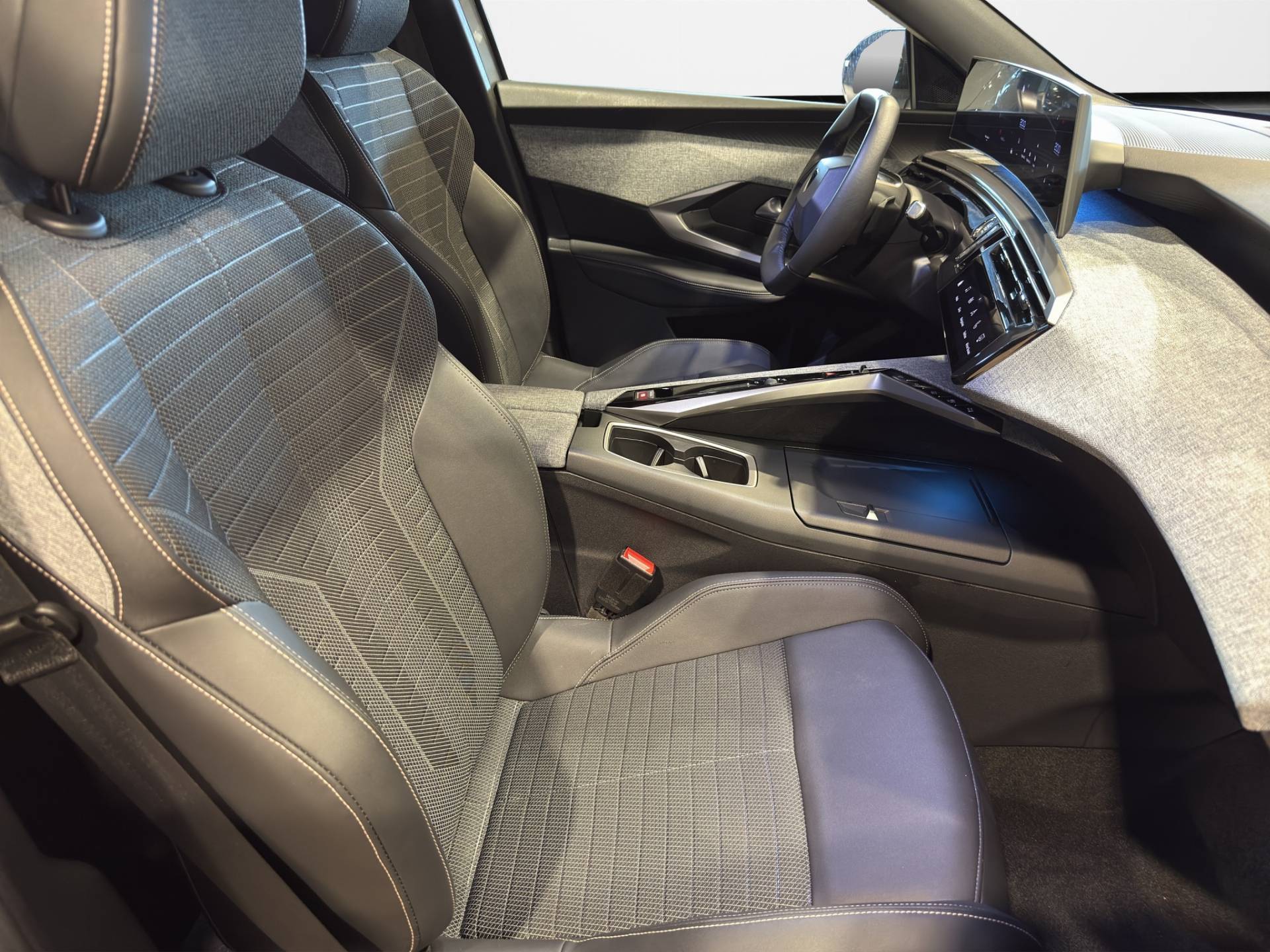 PEUGEOT 3008 3008 1.2 hybrid Allure 136cv e-dcs6 usata in pronta consegna - Brandini