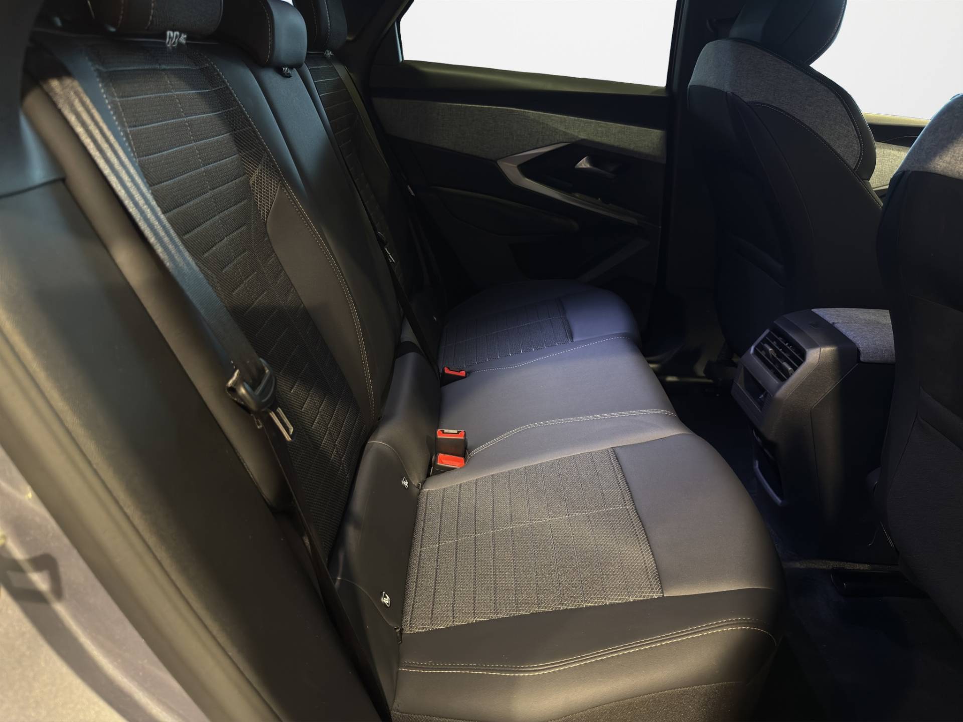 PEUGEOT 3008 3008 1.2 hybrid Allure 136cv e-dcs6 usata in pronta consegna - Brandini