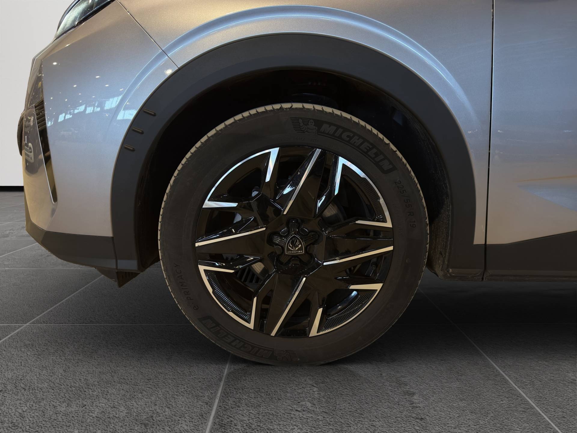 PEUGEOT 3008 3008 1.2 hybrid Allure 136cv e-dcs6 usata in pronta consegna - Brandini