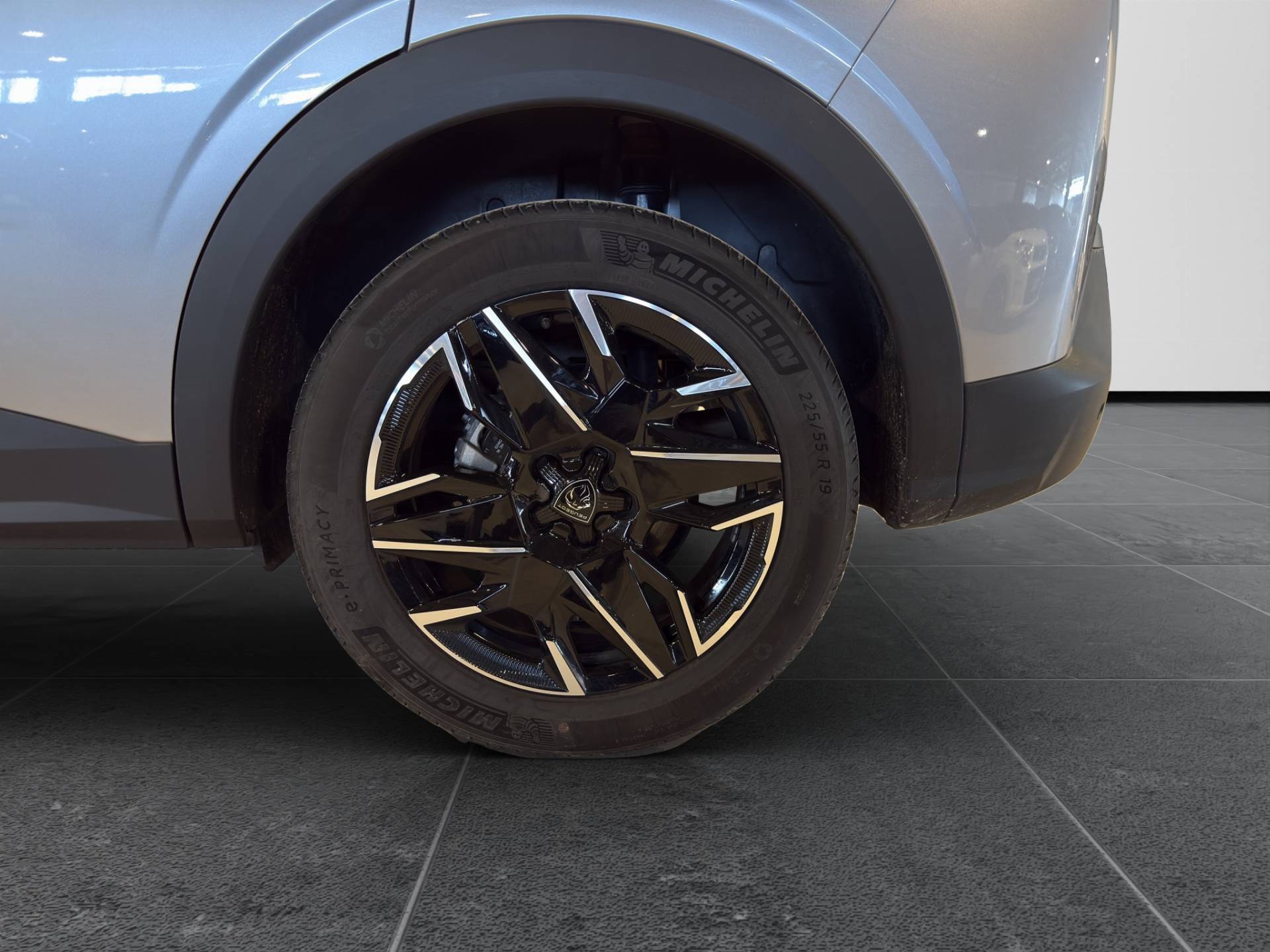 PEUGEOT 3008 3008 1.2 hybrid Allure 136cv e-dcs6 usata in pronta consegna - Brandini