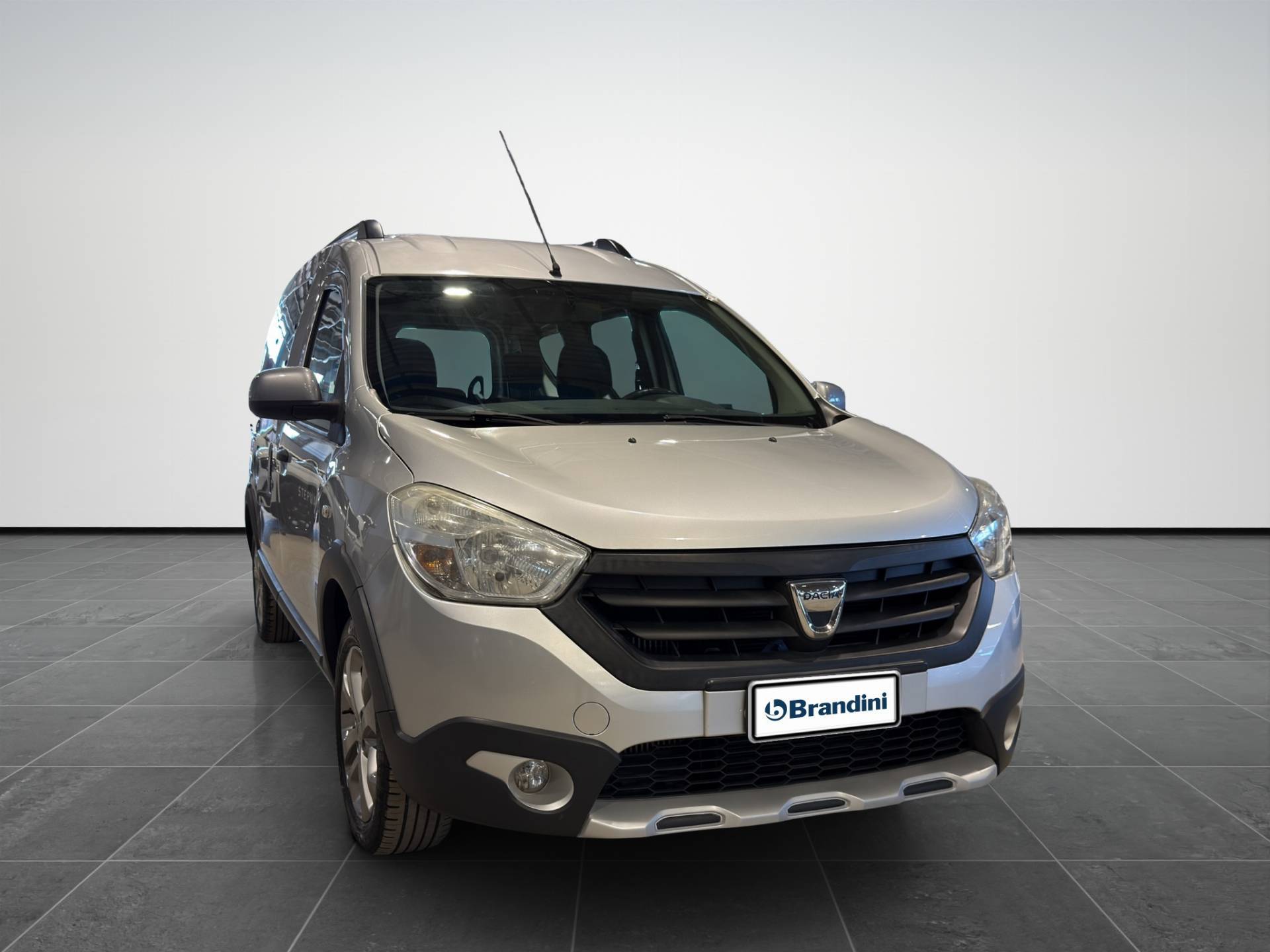 DACIA Dokker Dokker Stepway 1.2 tce c/park.radar s&s 115cv my16 usata in pronta consegna - Brandini