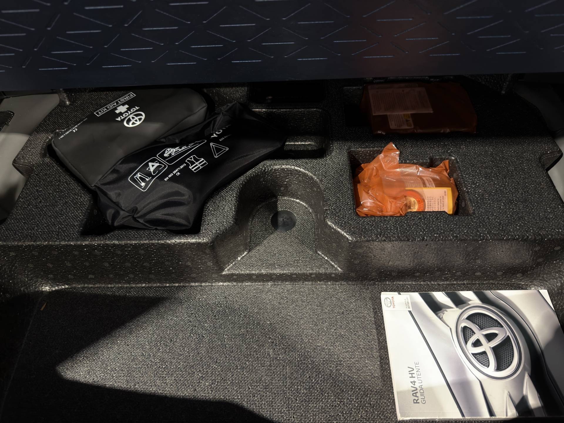 Auto Venduta - TOYOTA Rav4 Rav4 2.5 vvt-ie hybrid Style 2wd e-cvt usata in pronta consegna - Brandini