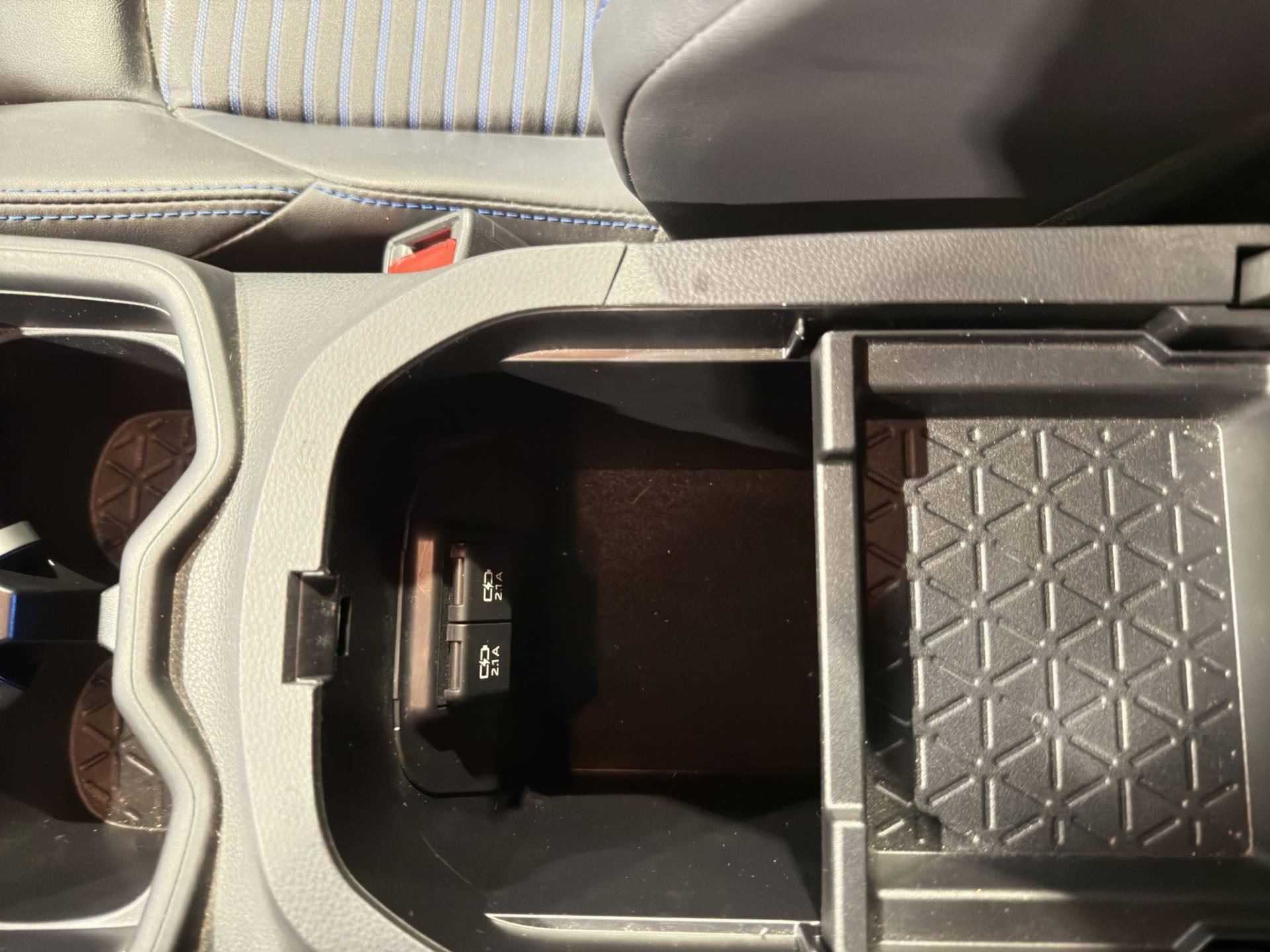 Auto Venduta - TOYOTA Rav4 Rav4 2.5 vvt-ie hybrid Style 2wd e-cvt usata in pronta consegna - Brandini