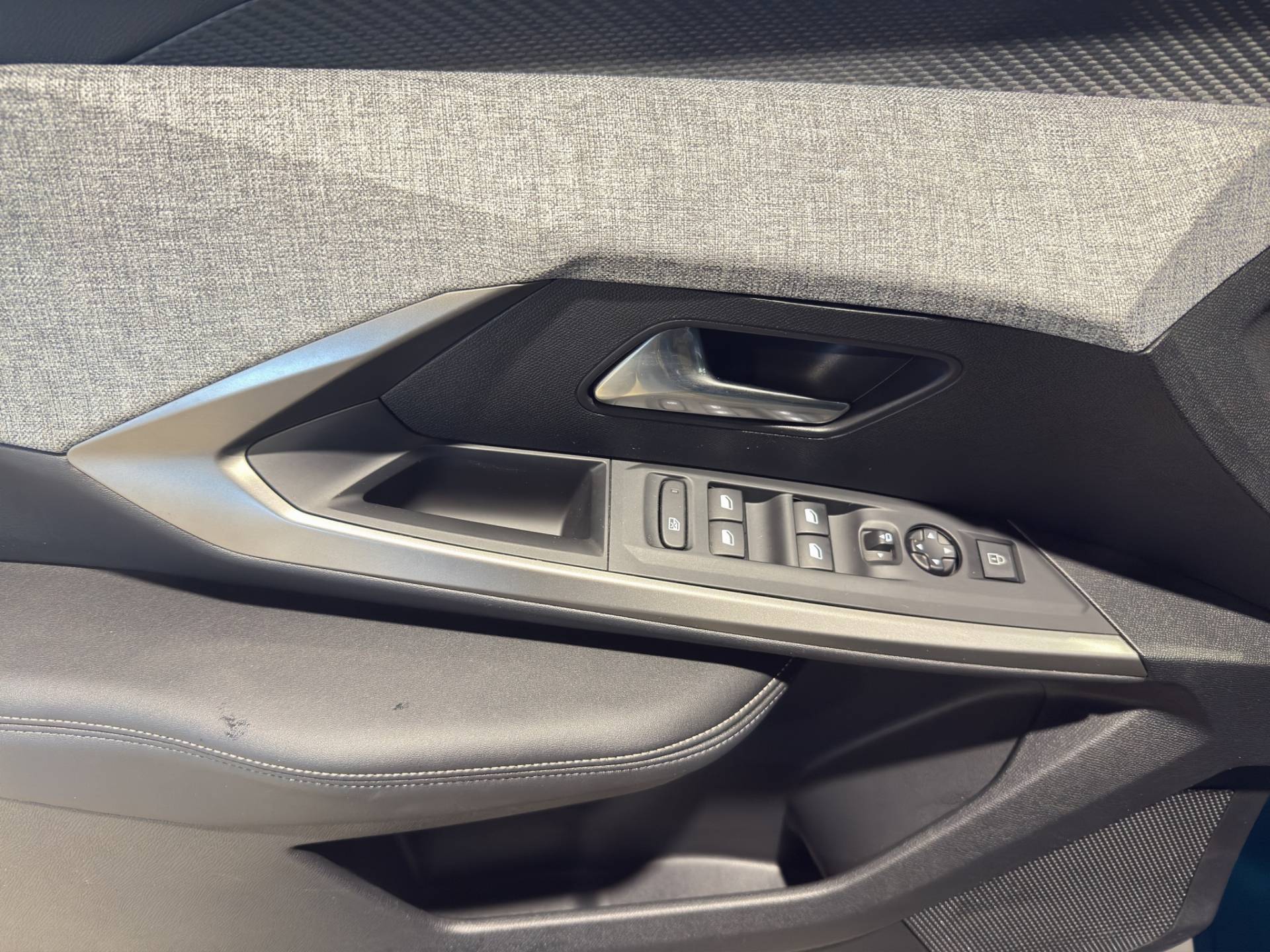 Auto Venduta - PEUGEOT 3008 3008 73 kWh Allure usata in pronta consegna - Brandini