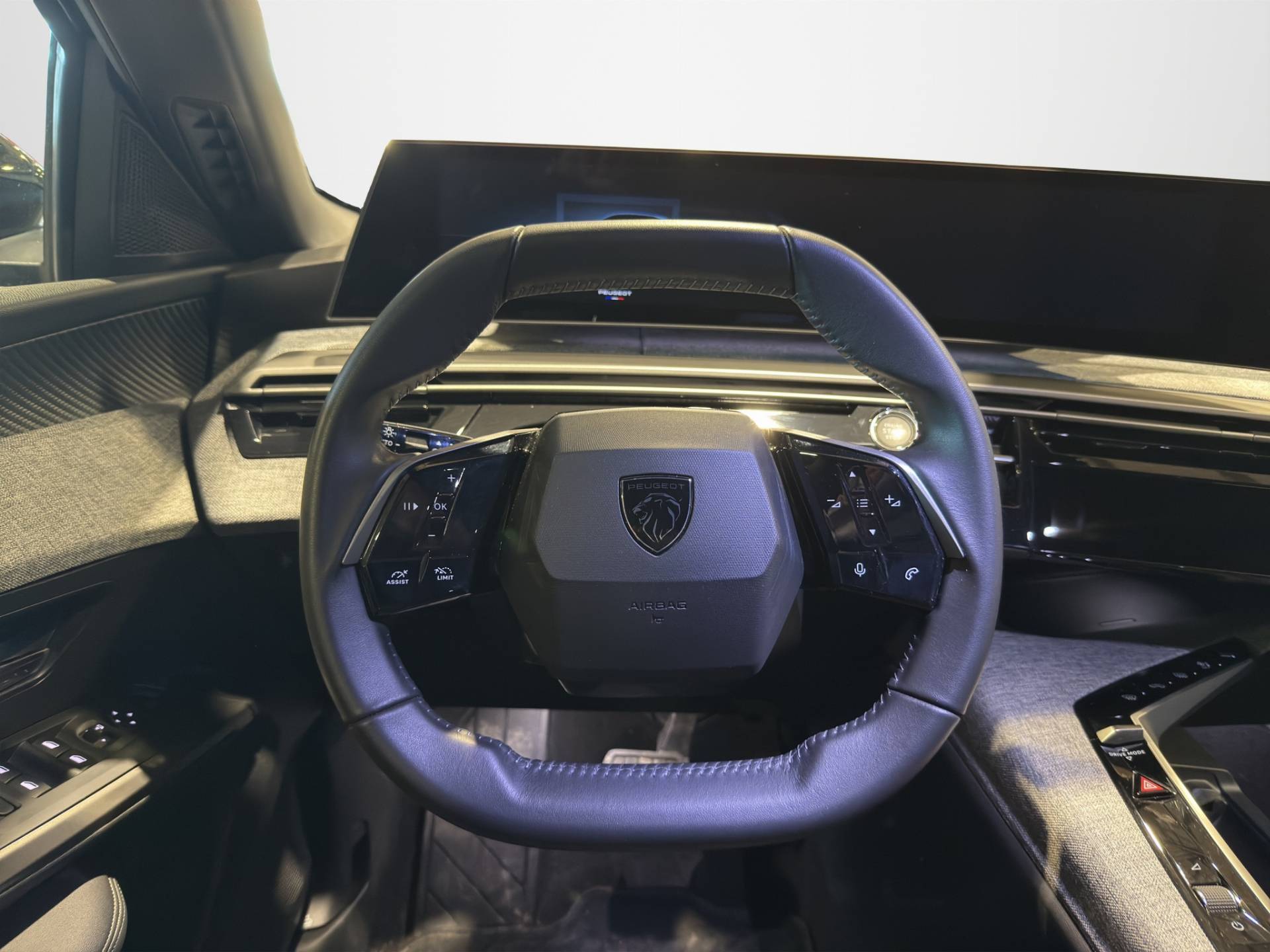 Auto Venduta - PEUGEOT 3008 3008 73 kWh Allure usata in pronta consegna - Brandini