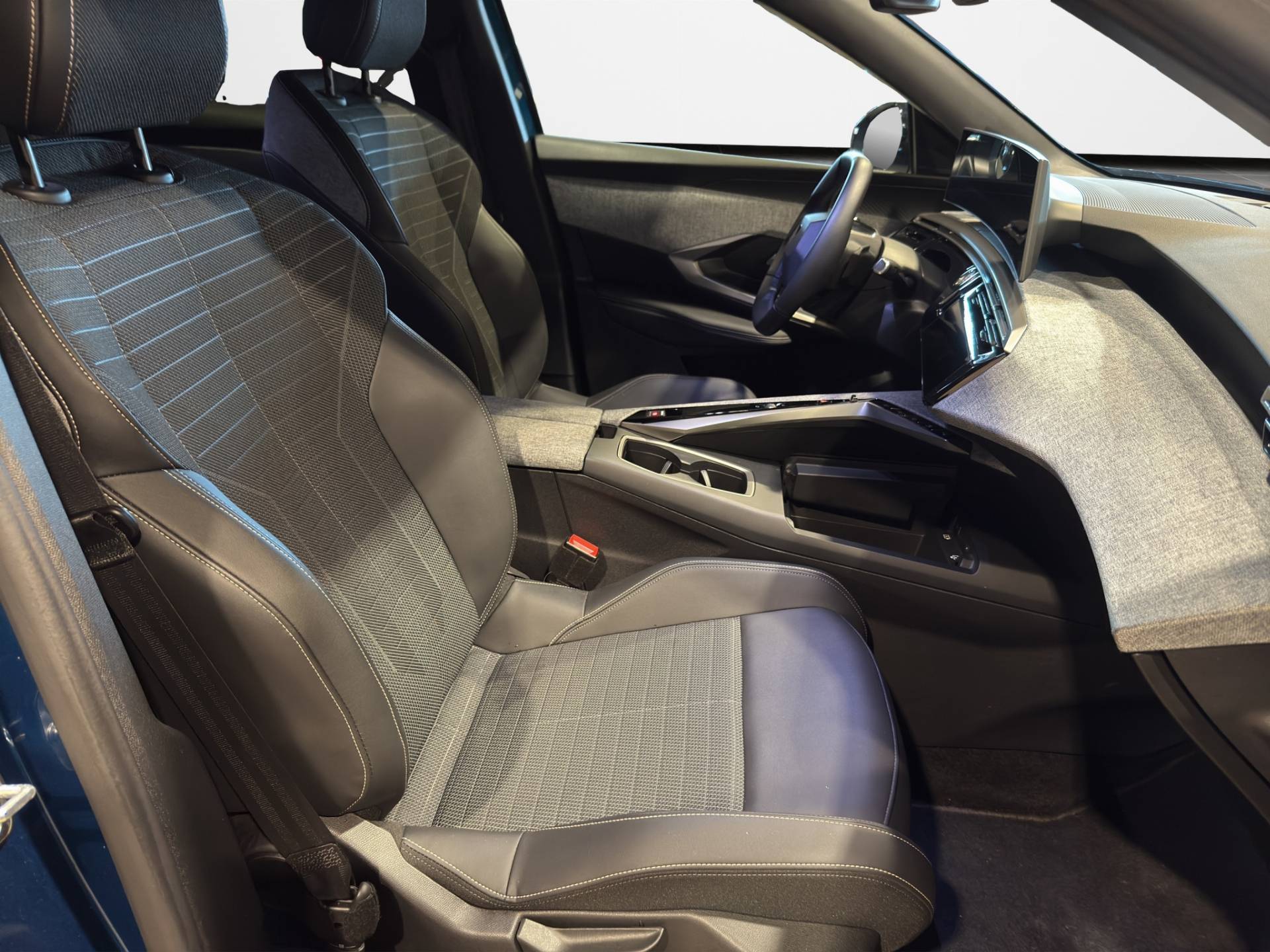 Auto Venduta - PEUGEOT 3008 3008 73 kWh Allure usata in pronta consegna - Brandini