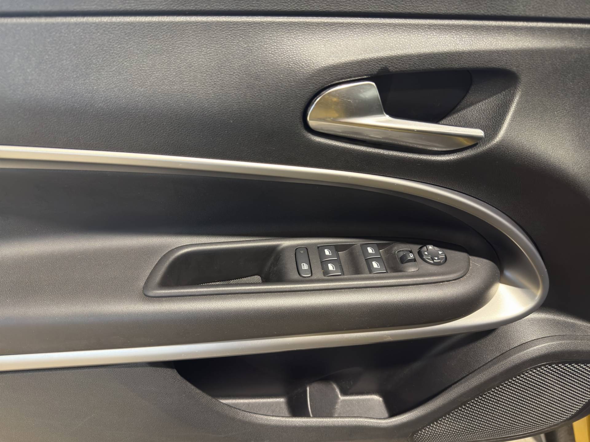 JEEP Avenger Avenger 1.2 turbo e-hybrid Altitude fwd 100cv edct6 usata in pronta consegna - Brandini