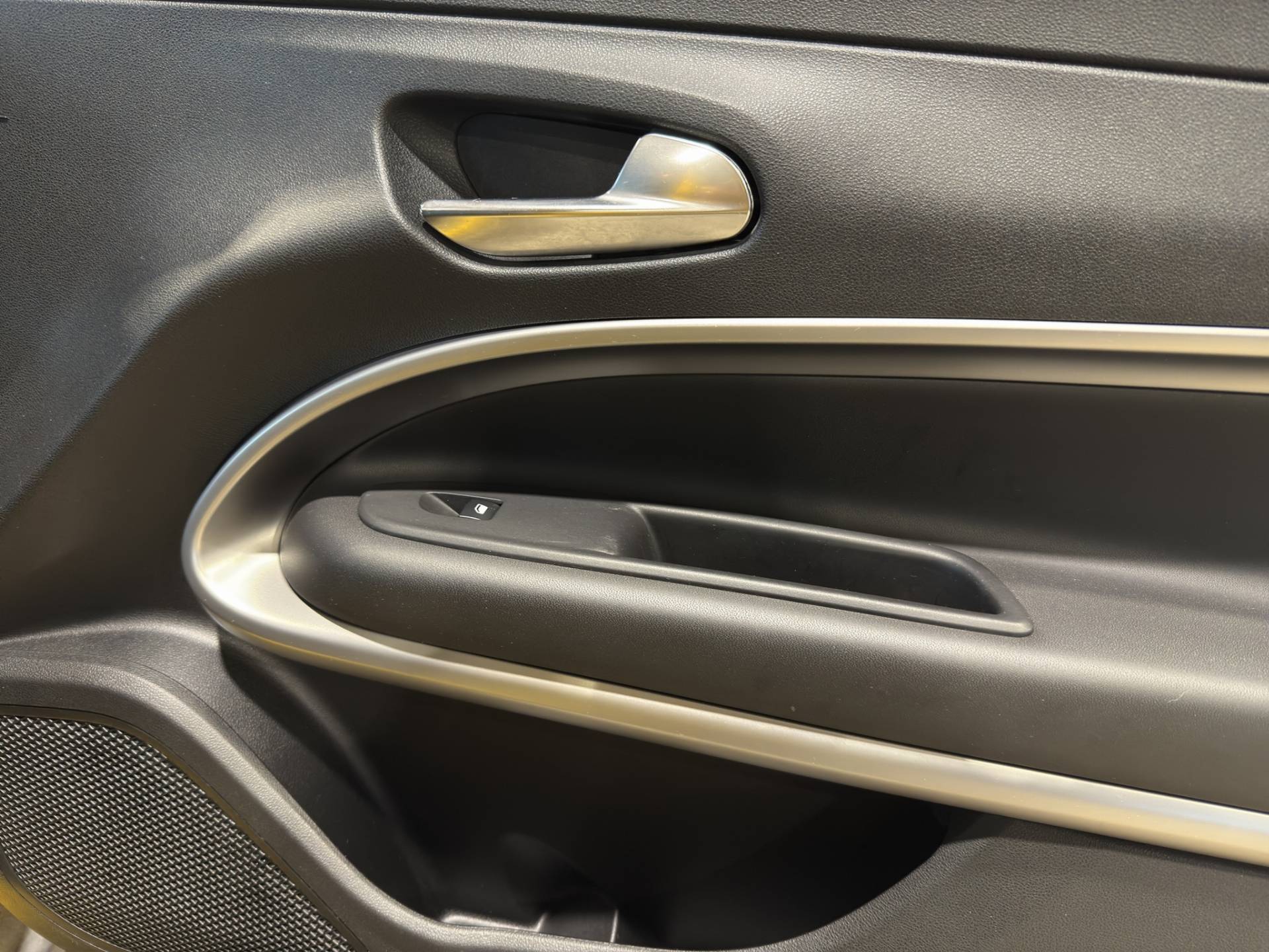 JEEP Avenger Avenger 1.2 turbo e-hybrid Altitude fwd 100cv edct6 usata in pronta consegna - Brandini