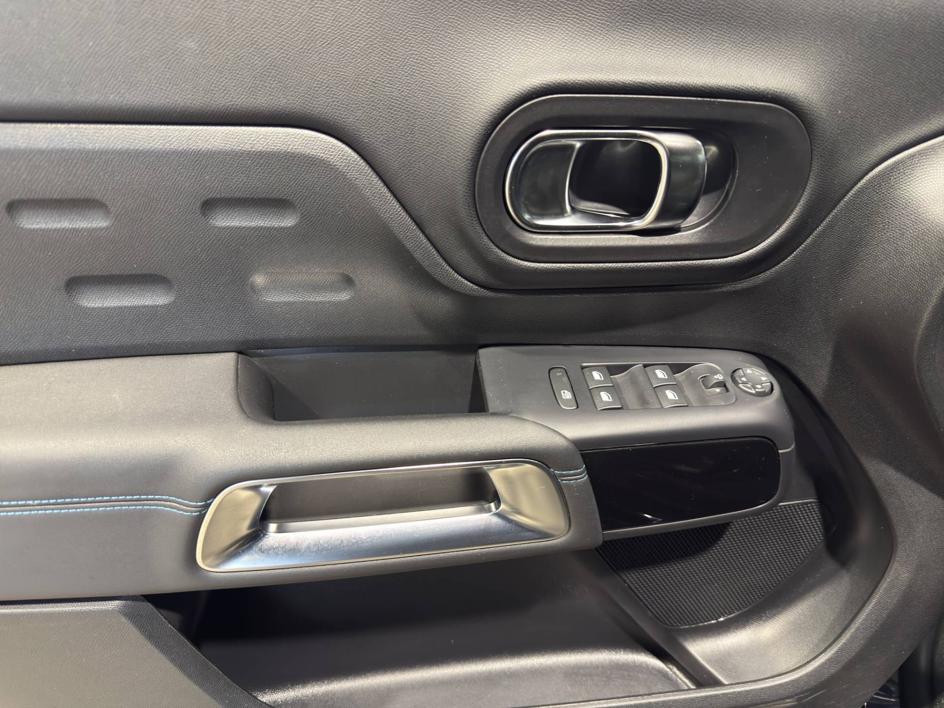 CITROEN C5 Aircross C5 Aircross 1.2 hybrid Plus 136cv e-dcs6 usata in pronta consegna - Brandini