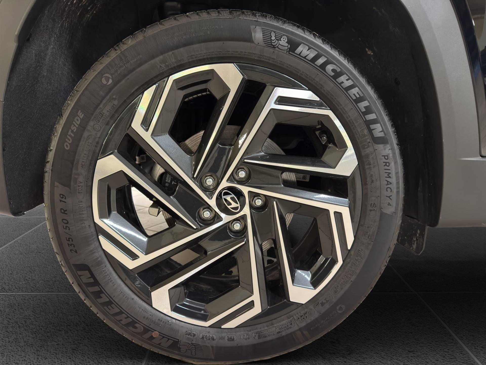 Auto Venduta - HYUNDAI Tucson TUCSON PE 1.6 HEV AT 4WD Exellence usata in pronta consegna - Brandini