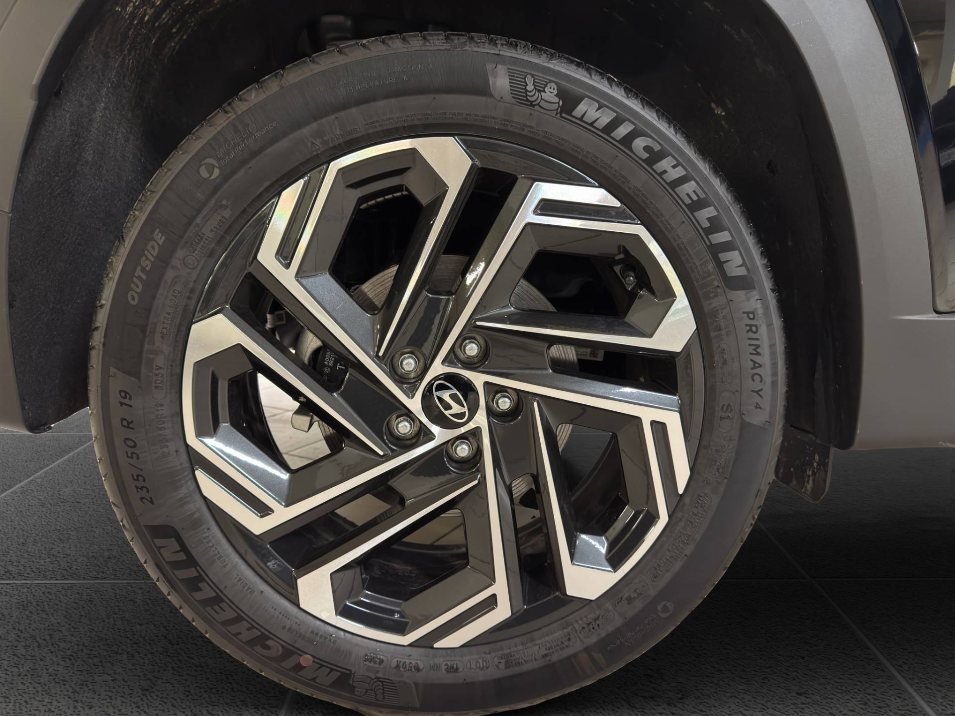 Auto Venduta - HYUNDAI Tucson TUCSON PE 1.6 HEV AT 4WD Exellence usata in pronta consegna - Brandini